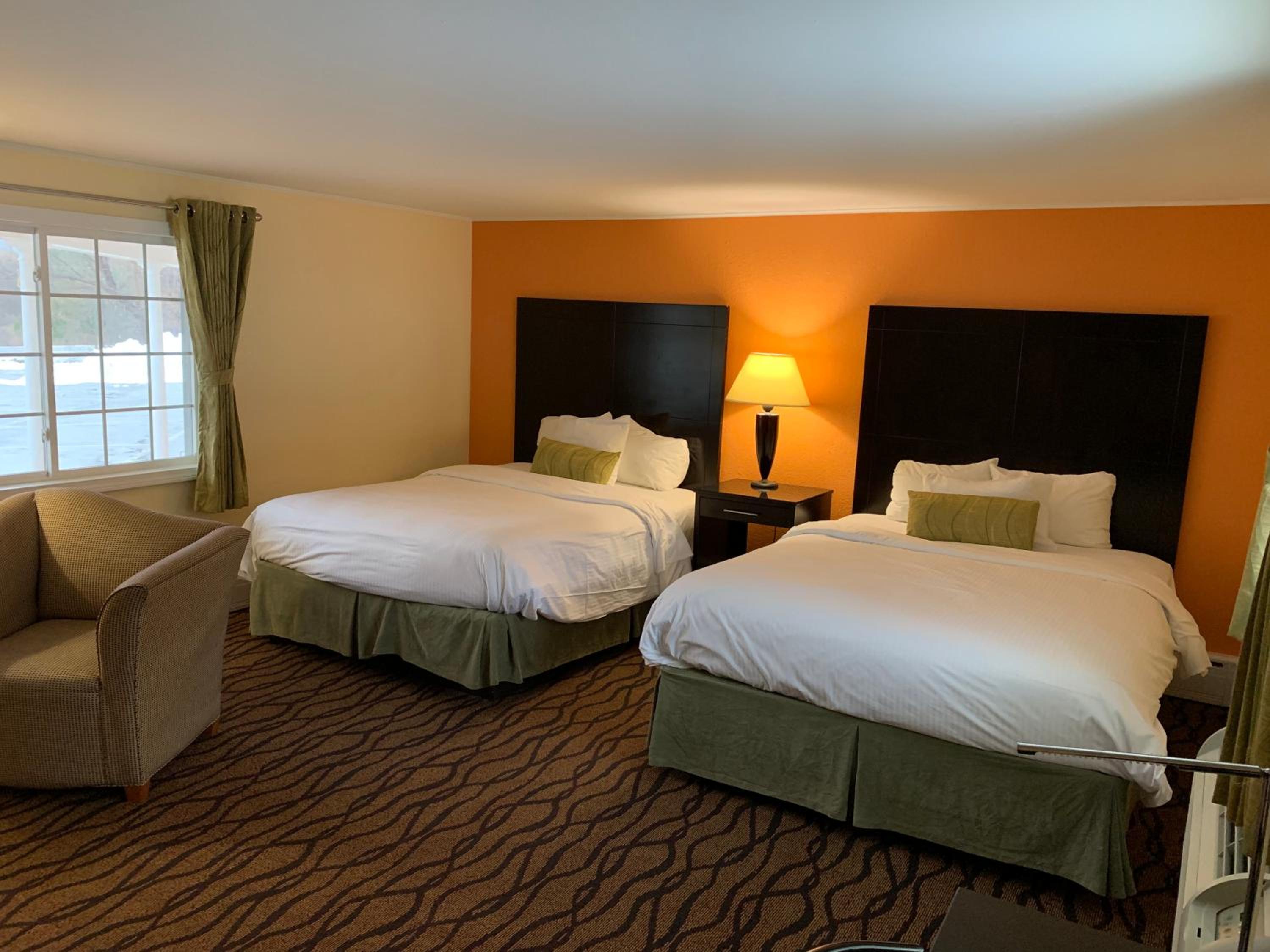 Queen Room - Photo 5