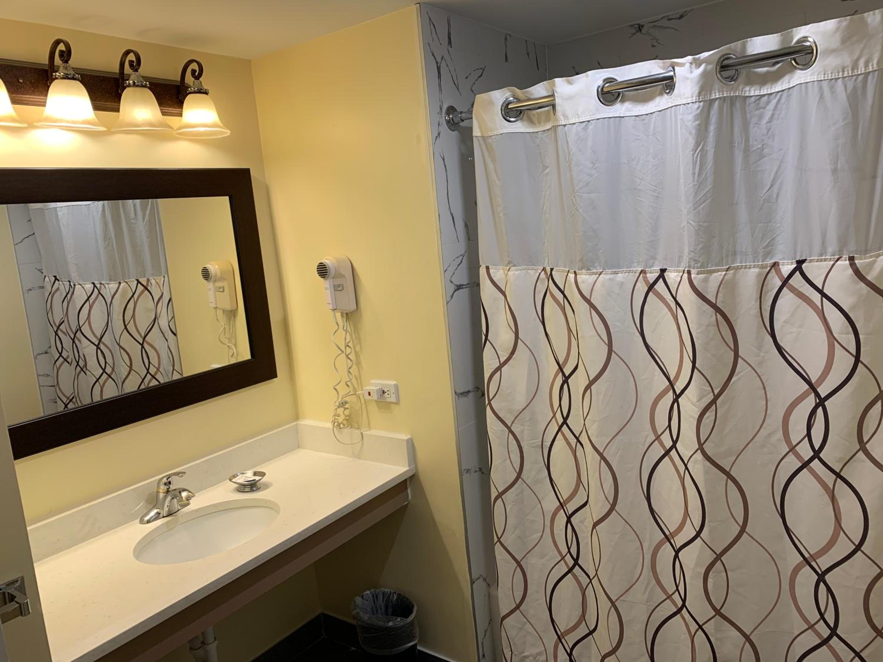 Queen Room - Photo 2