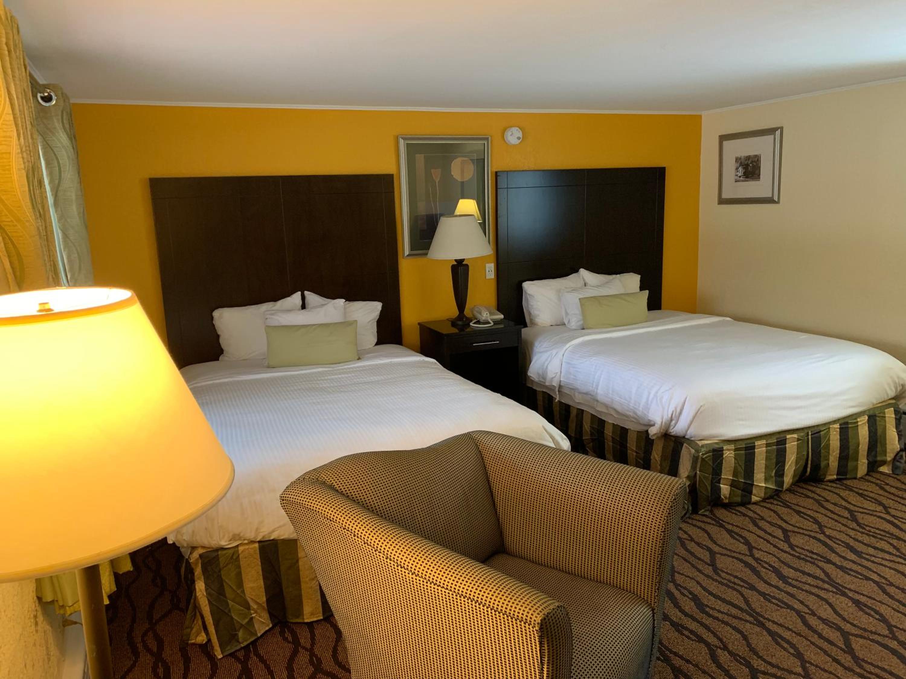 Queen Room - Photo 6