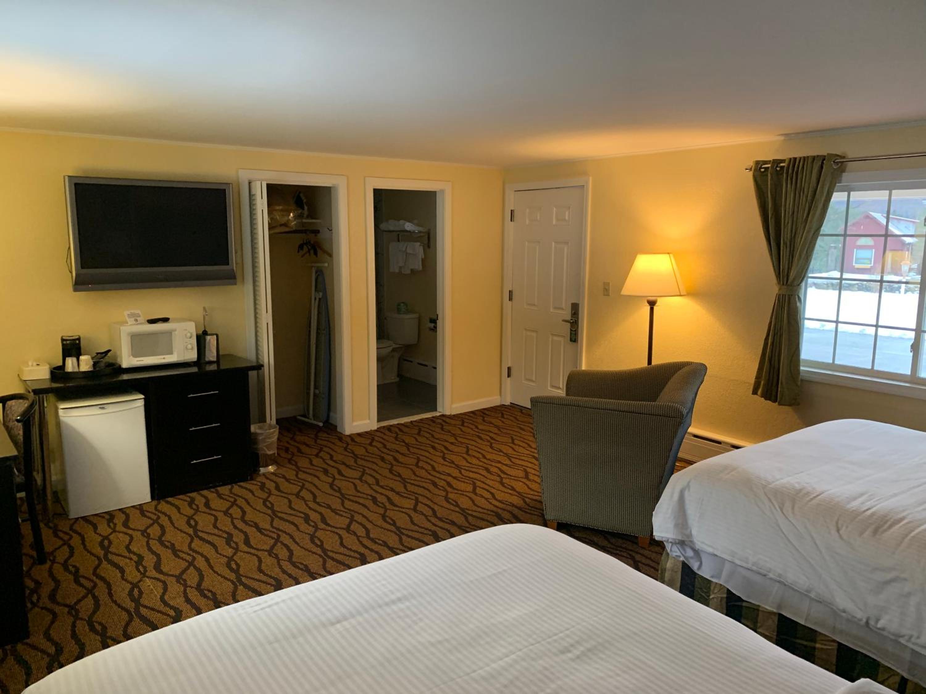 Queen Room - Photo 9