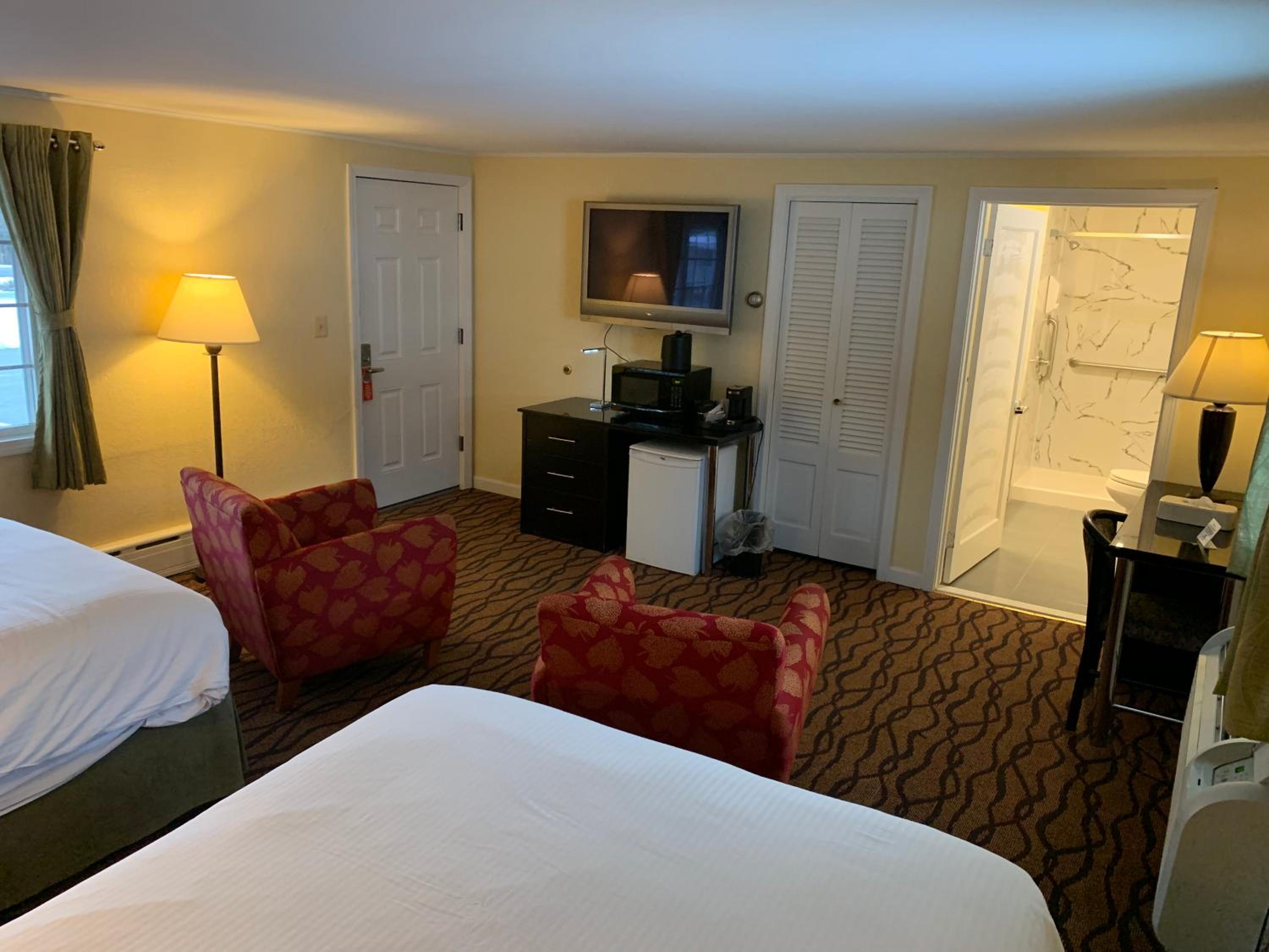 Queen Room - Photo 8