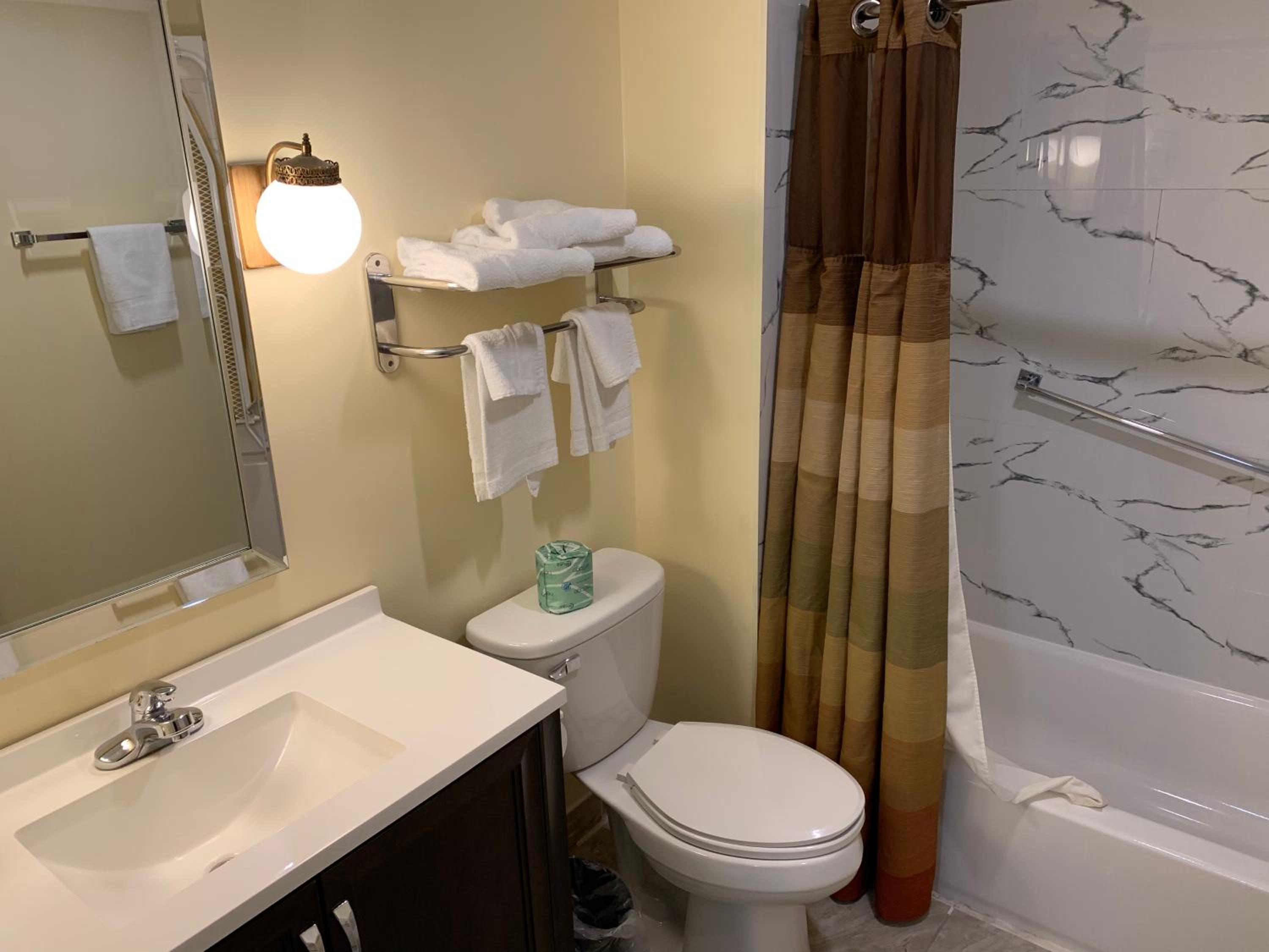 Deluxe Queen Room - Photo 5
