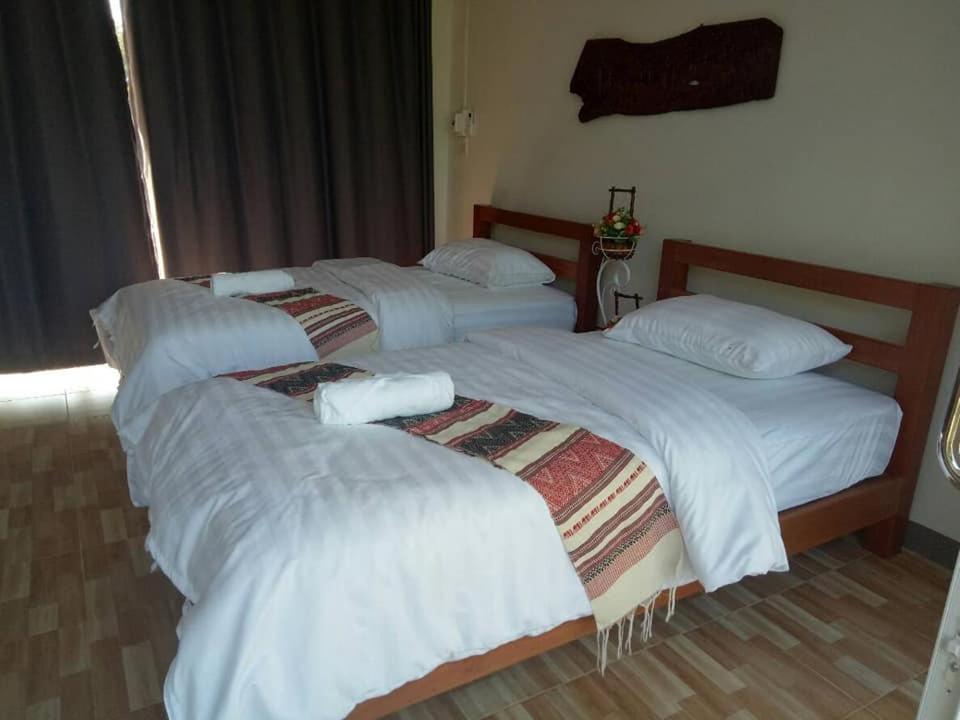 Standard Twin Room - Photo 3