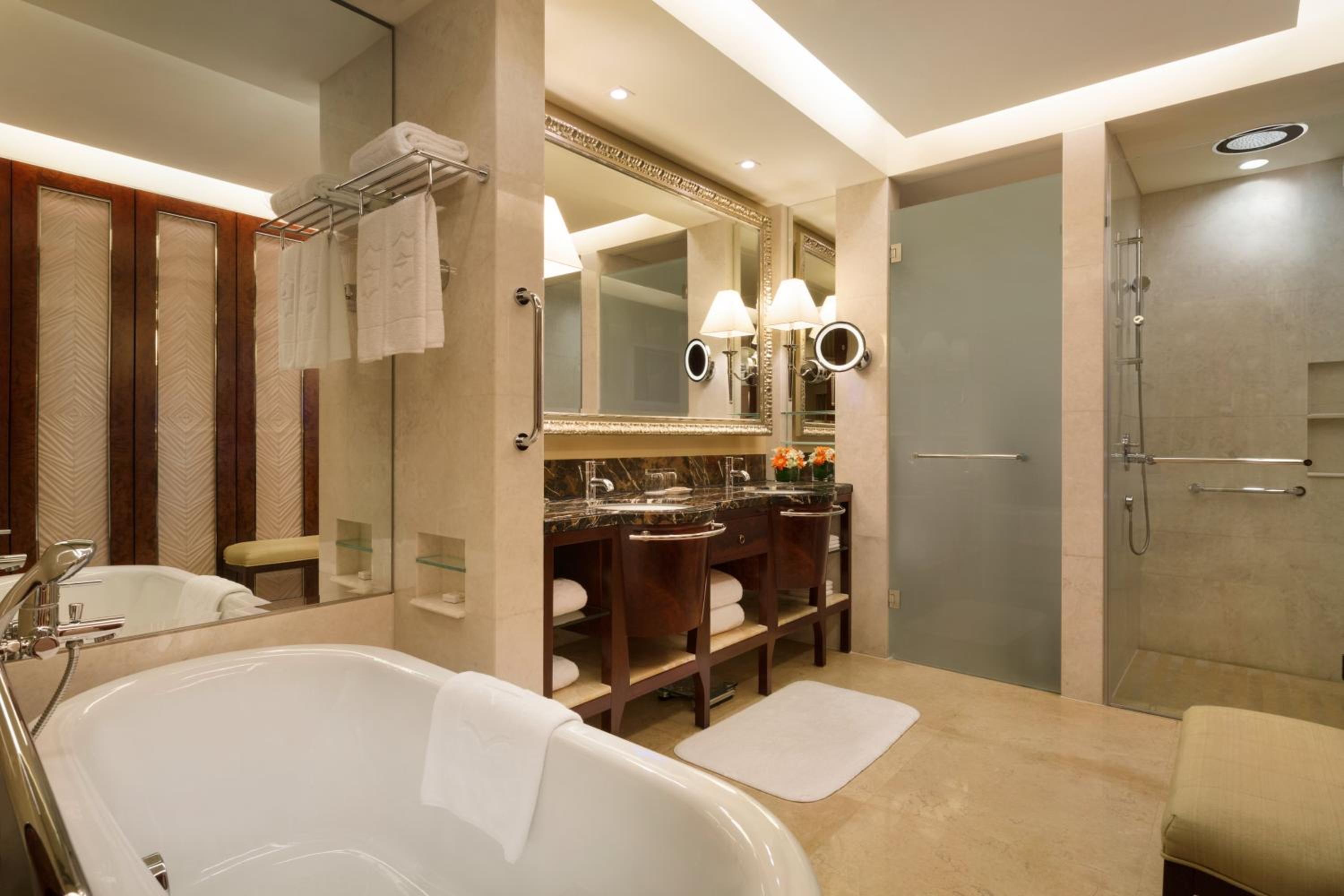 Premier Twin Room - Valley Wing photo 3