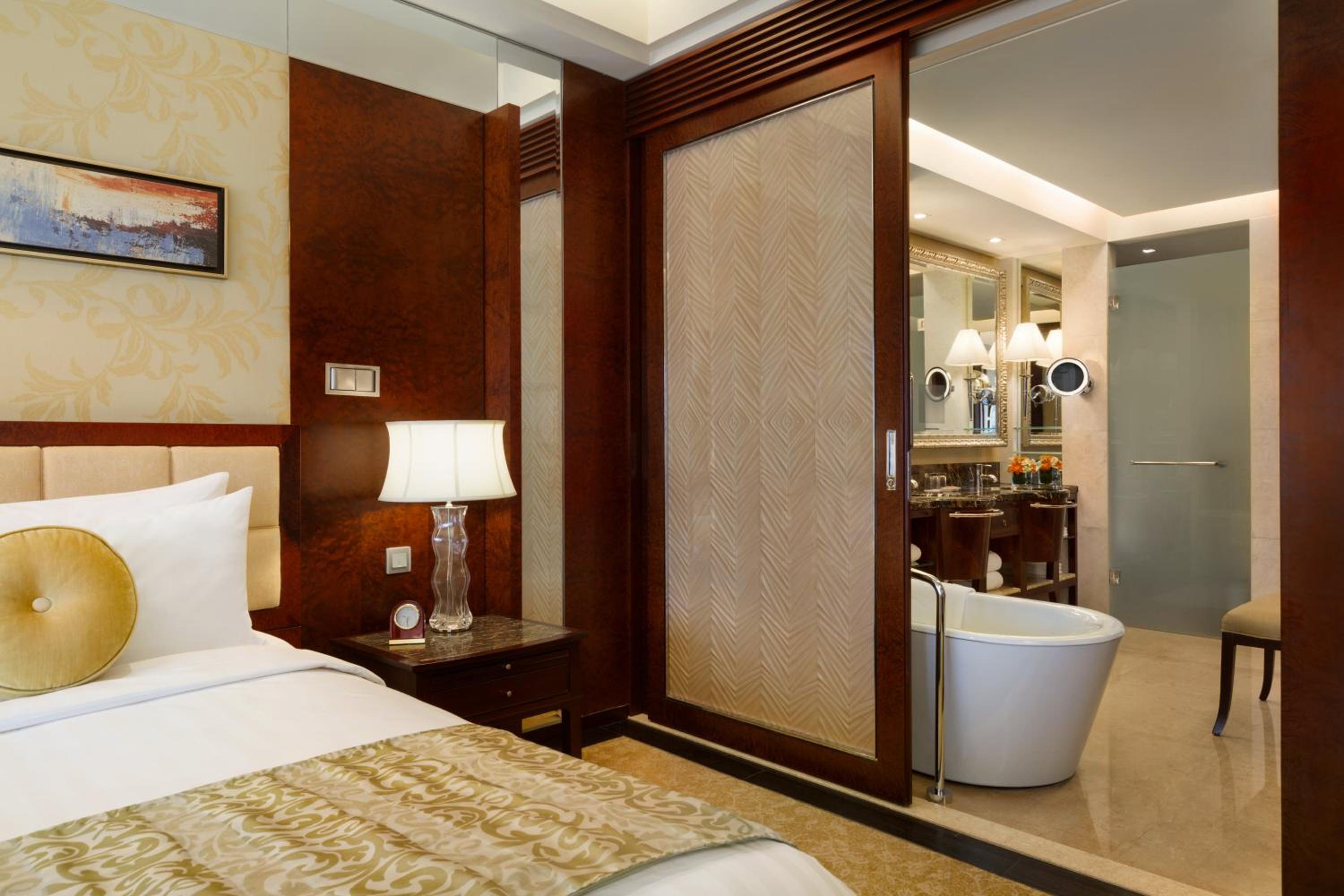 Premier Twin Room - Valley Wing photo 2