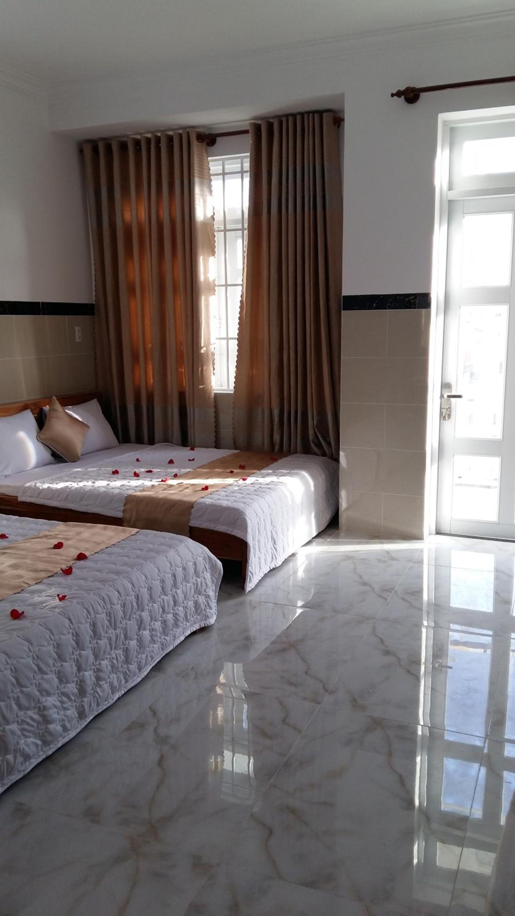 Classic Quadruple Room - Photo 18