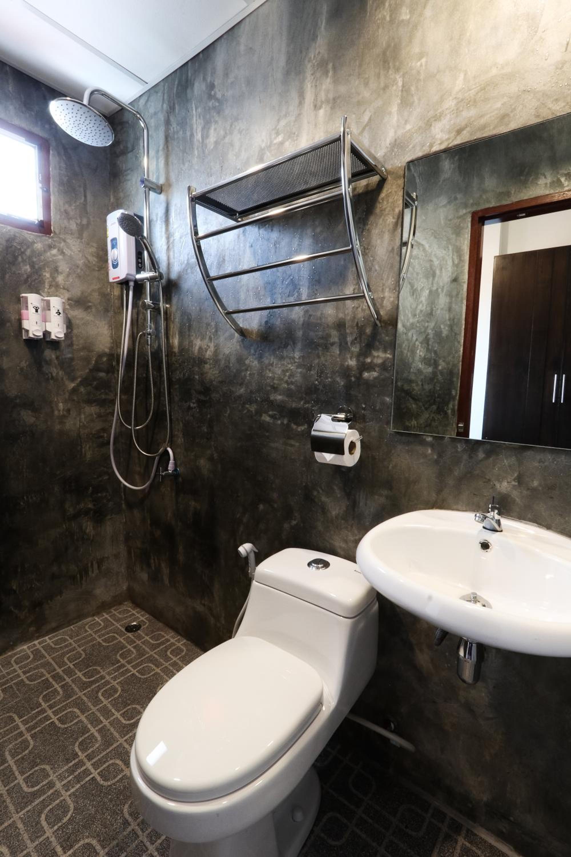 Budget Double Room - Photo 2