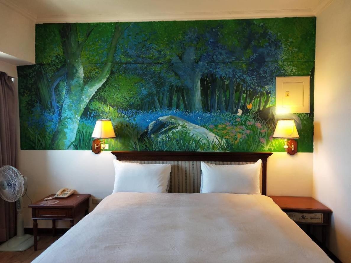 Deluxe Queen Room