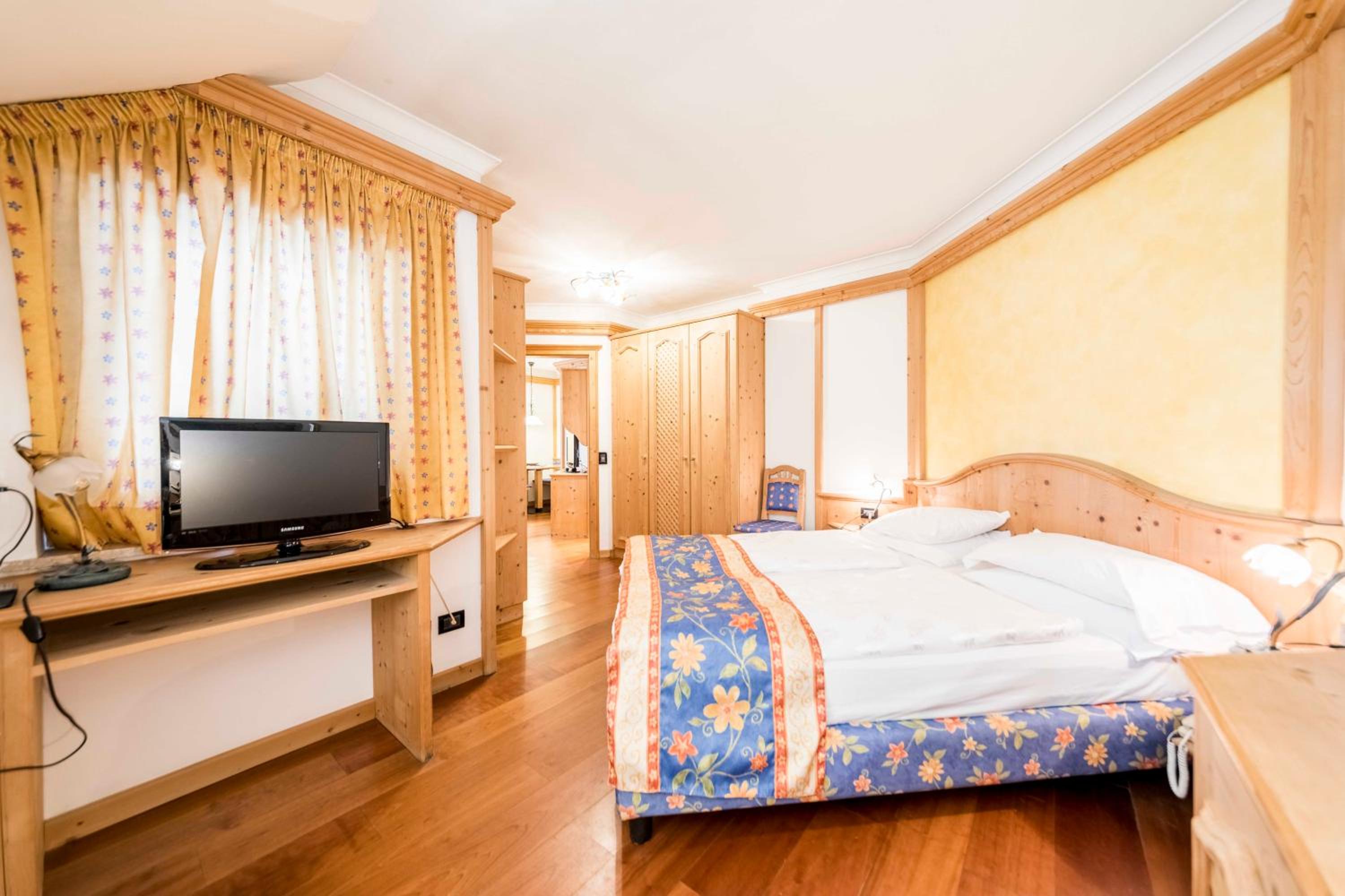 Superior Double or Twin Room with Mountain View - Photo 1