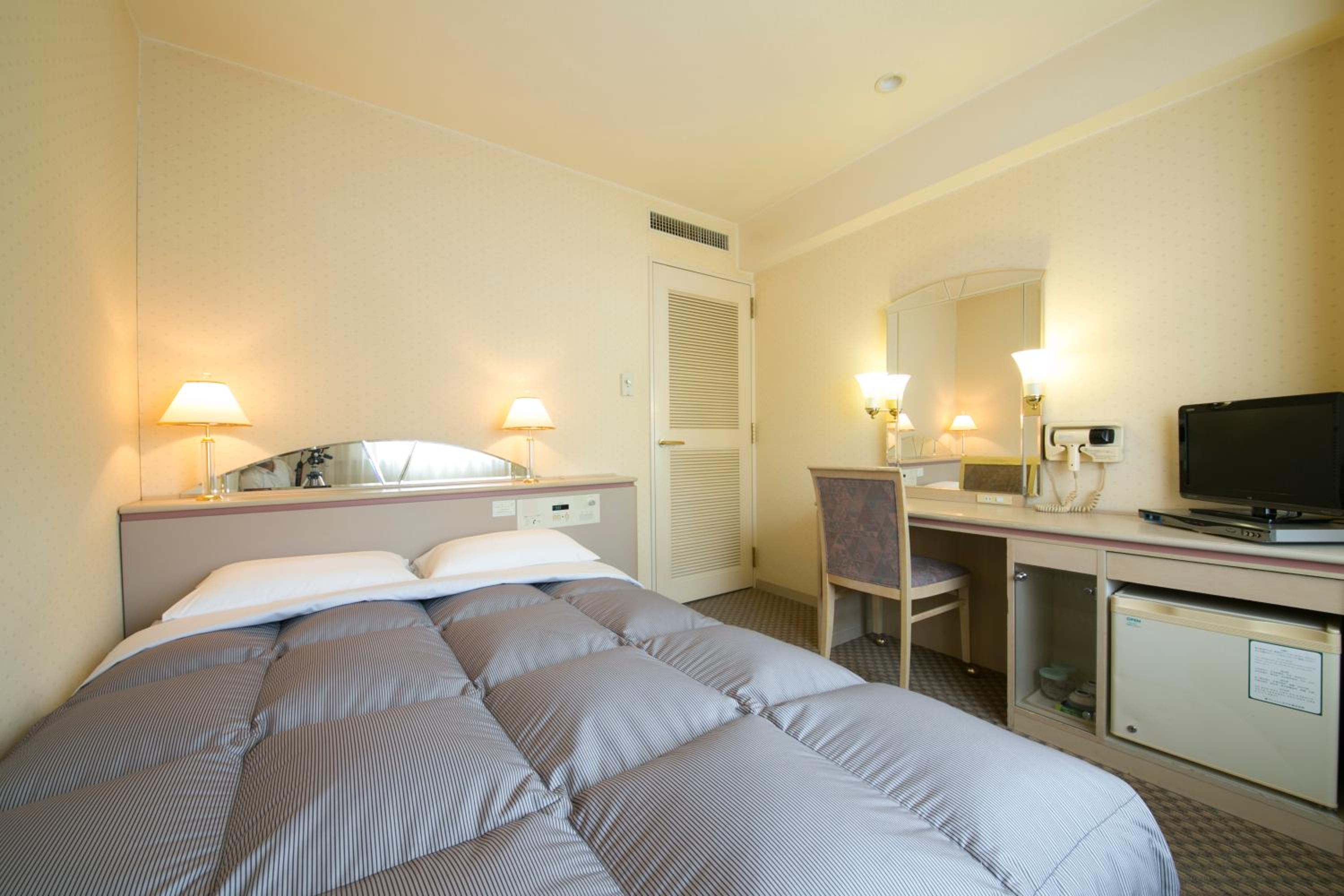 Double Room with Small Double Bed - Photo 8