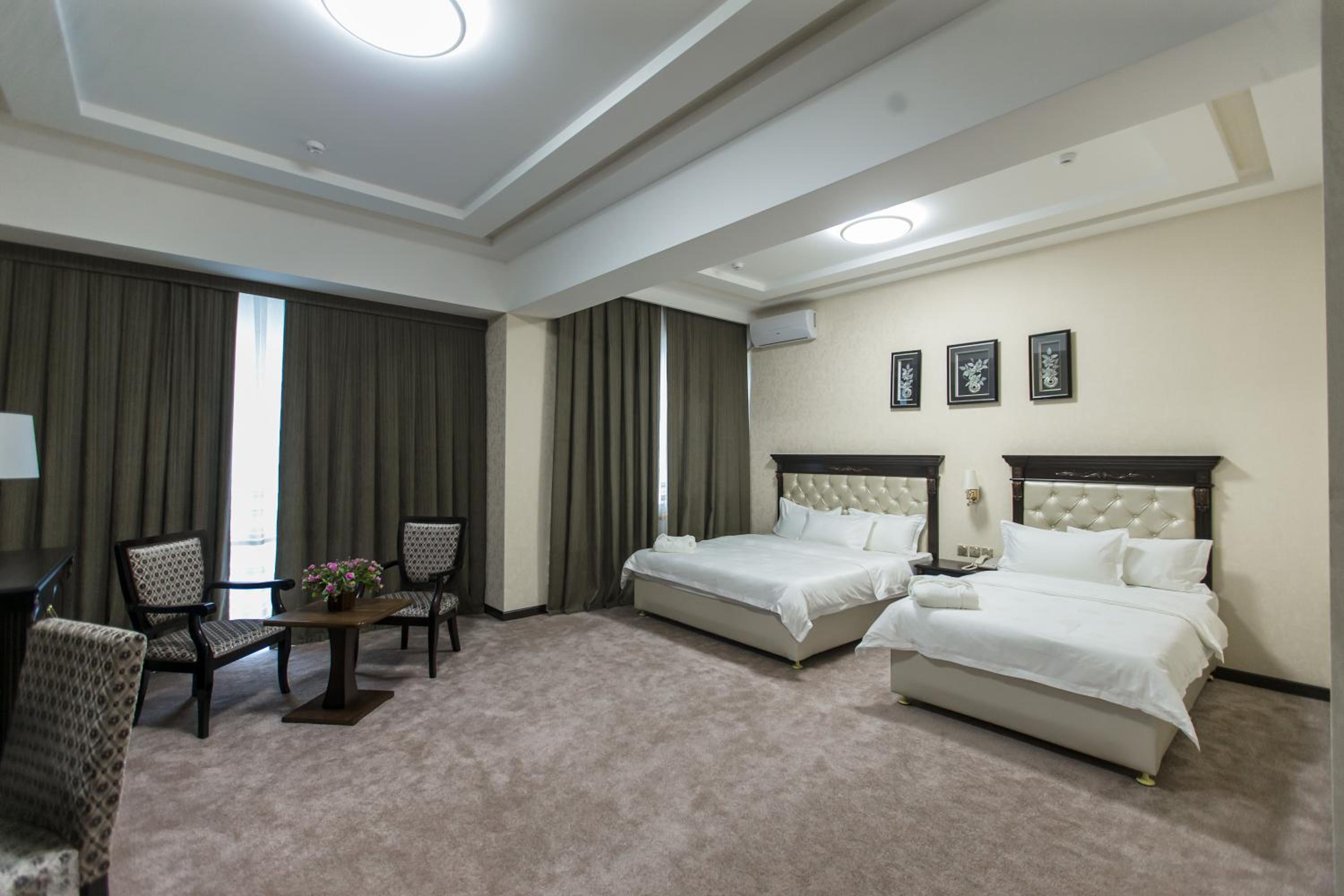 Twin Room - Photo 2