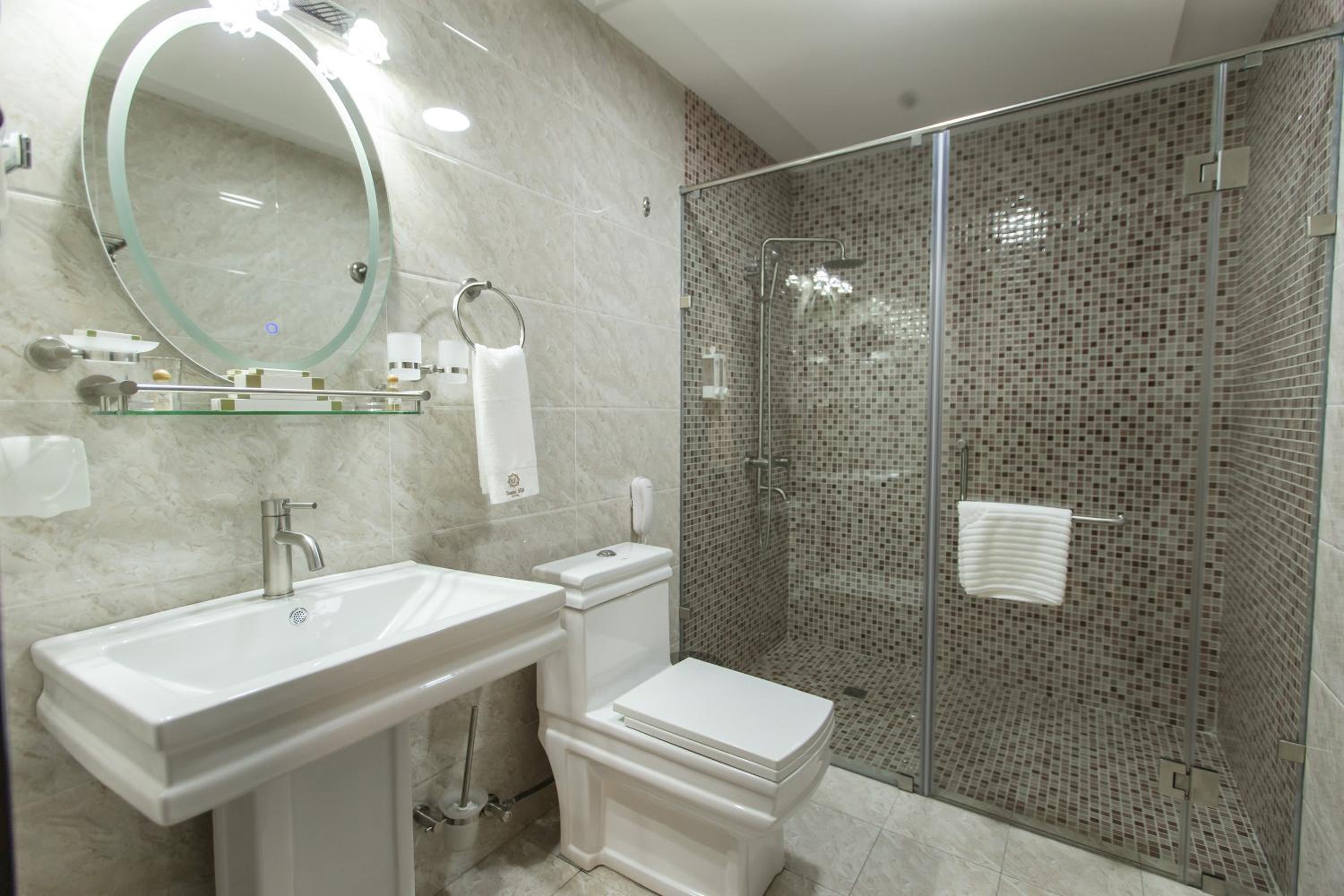 Double or Twin Room - Photo 4