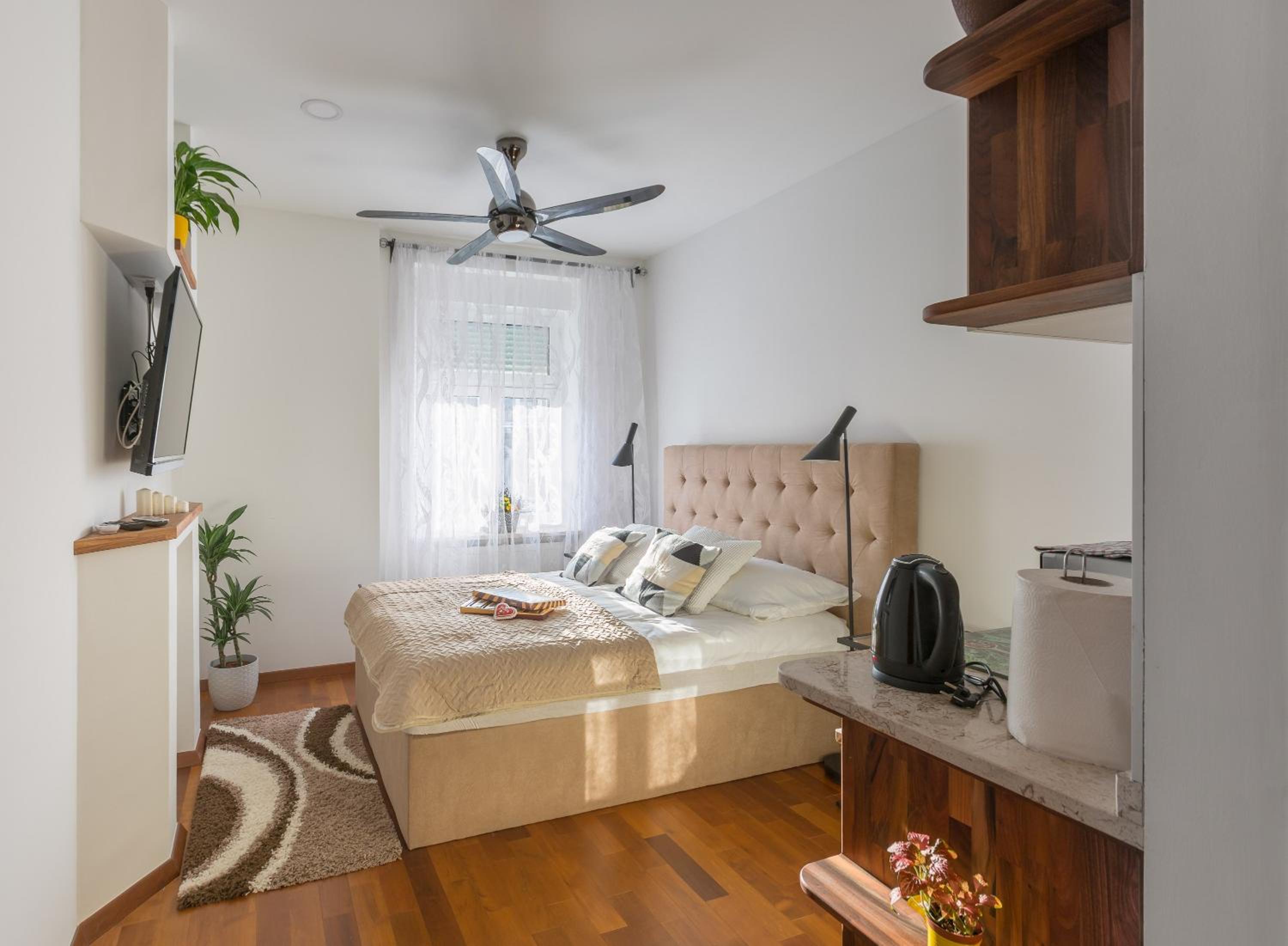 Deluxe Apartment