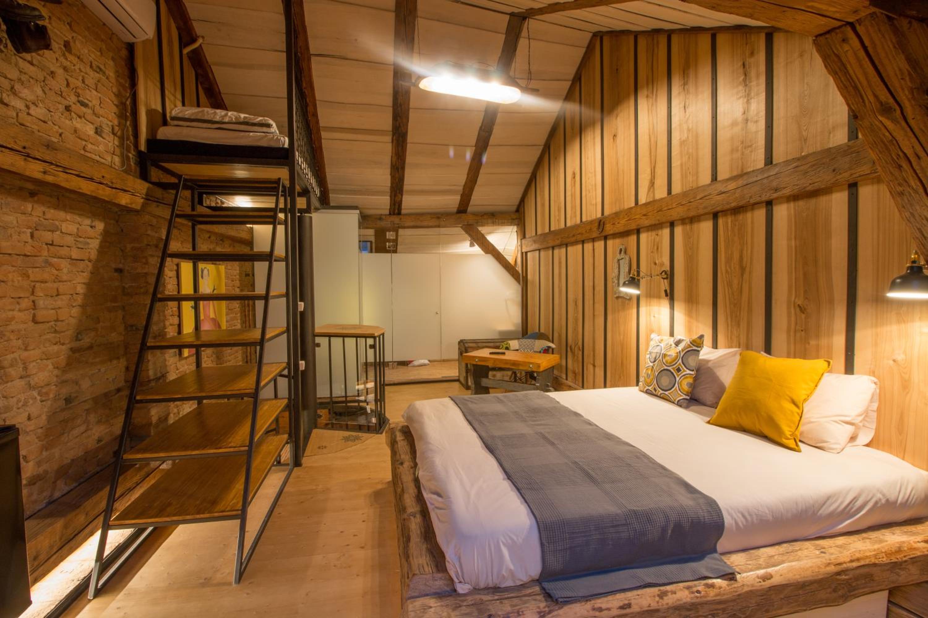 Apartment - Split Level