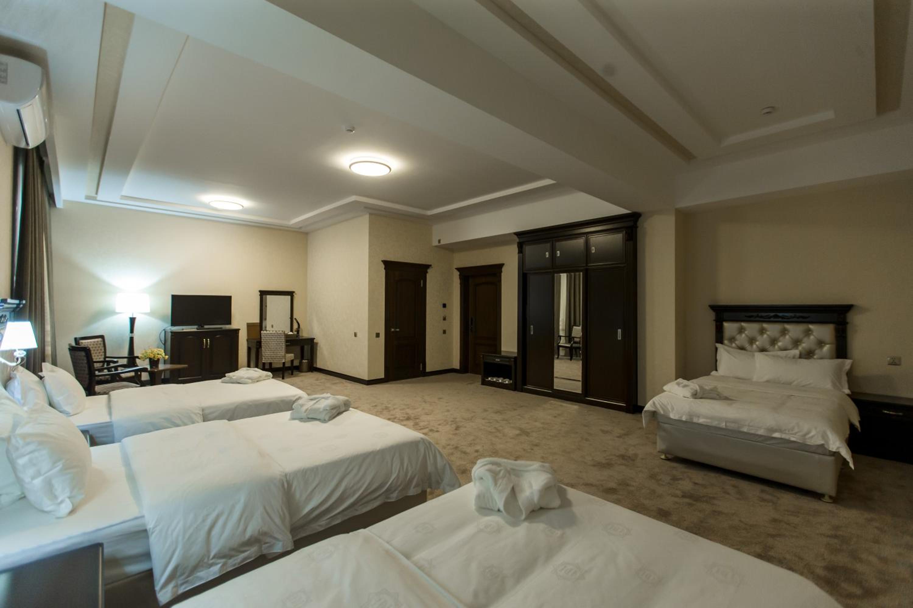 Quadruple Room - Photo 3