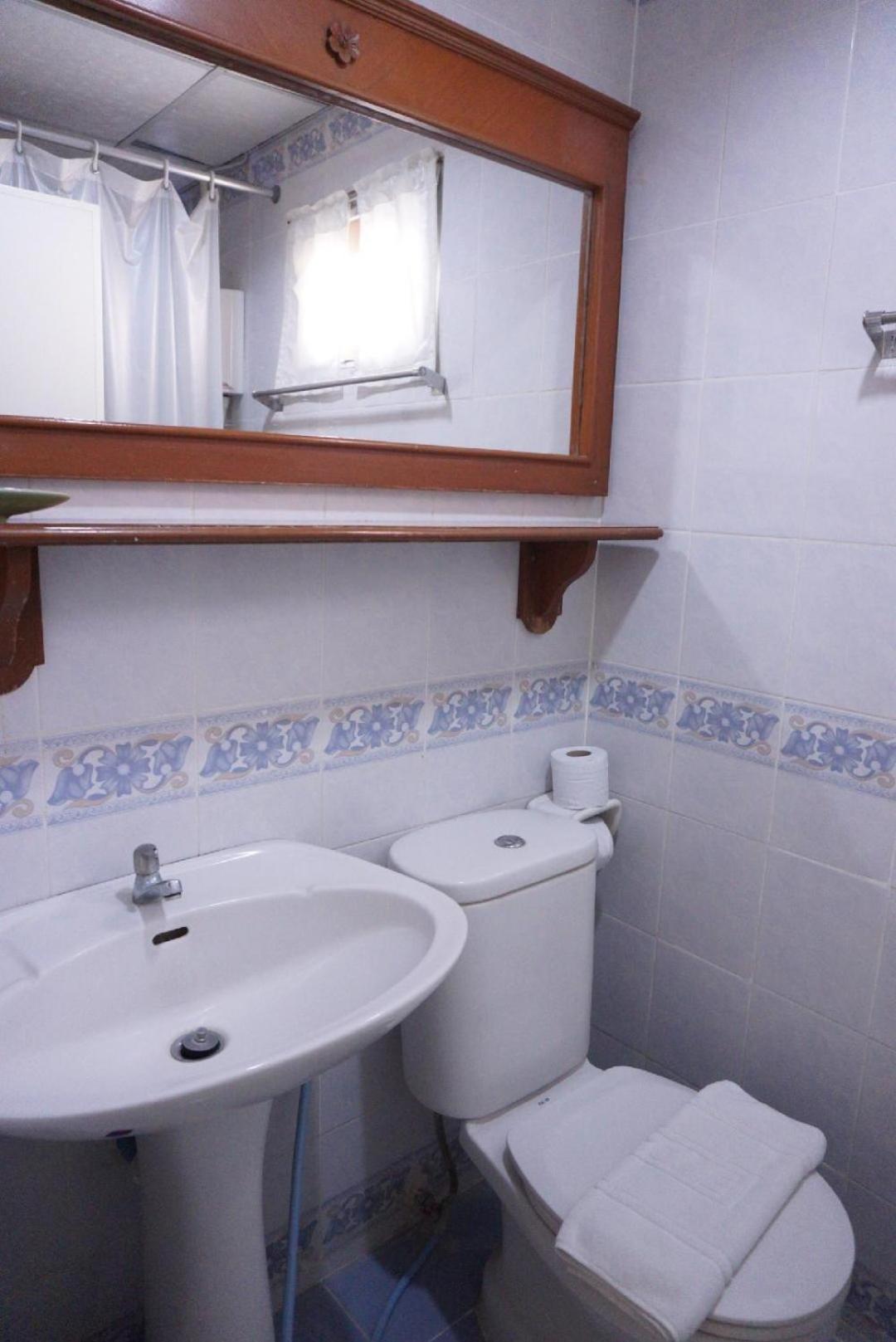 Standard Twin Room only — the supplier's photographs — photo 2