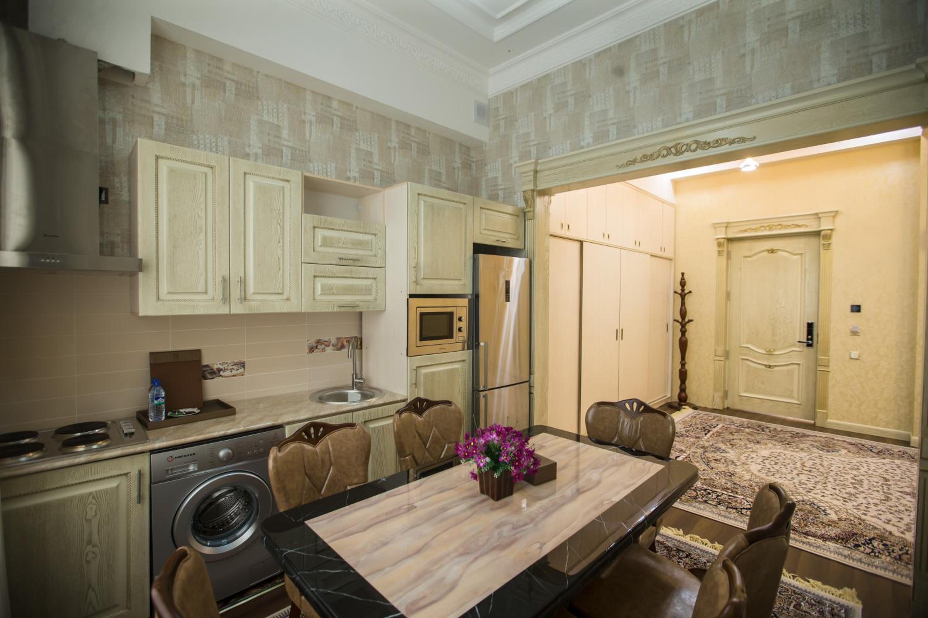 One-Bedroom Apartment - Photo 3