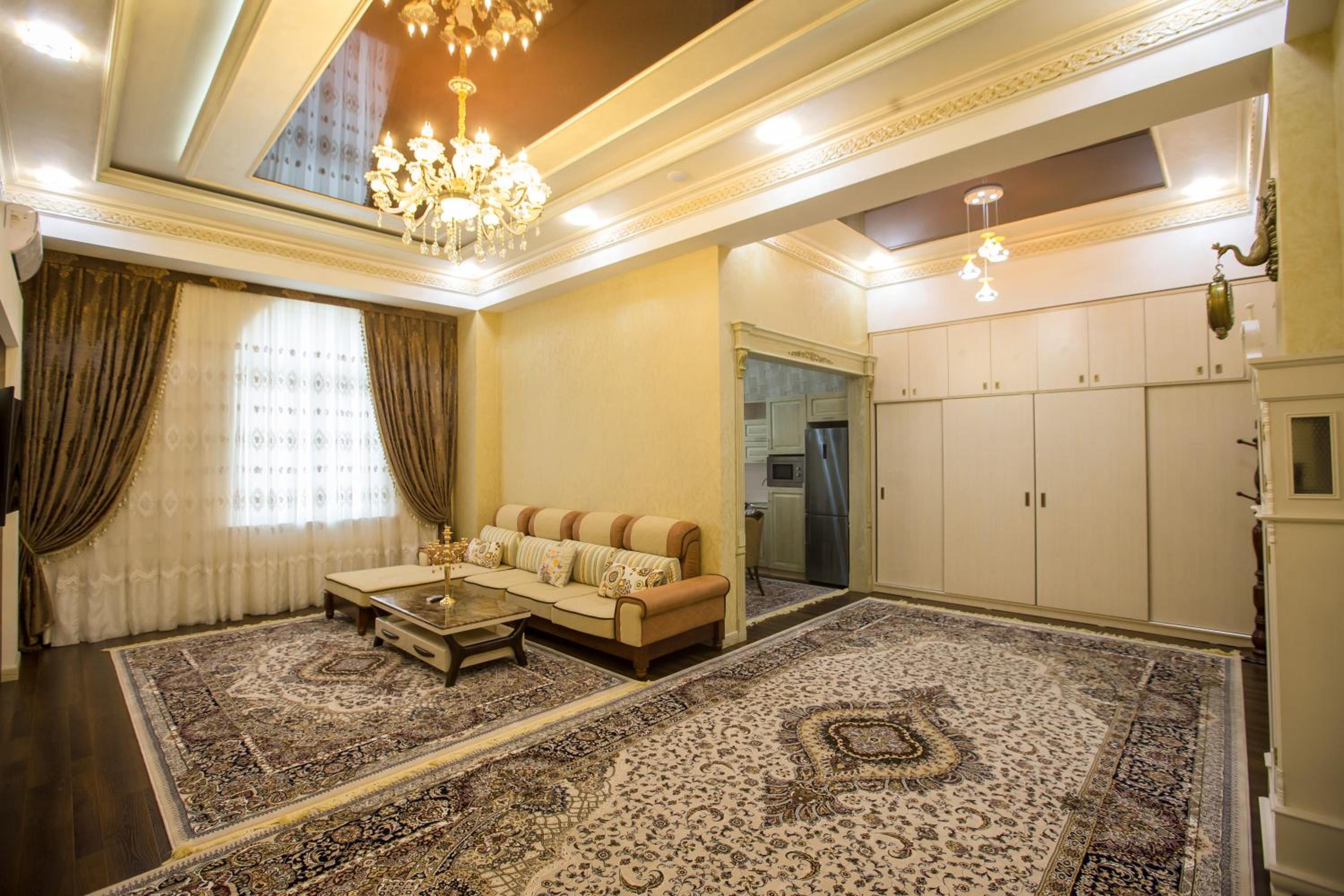 One-Bedroom Apartment - Photo 2