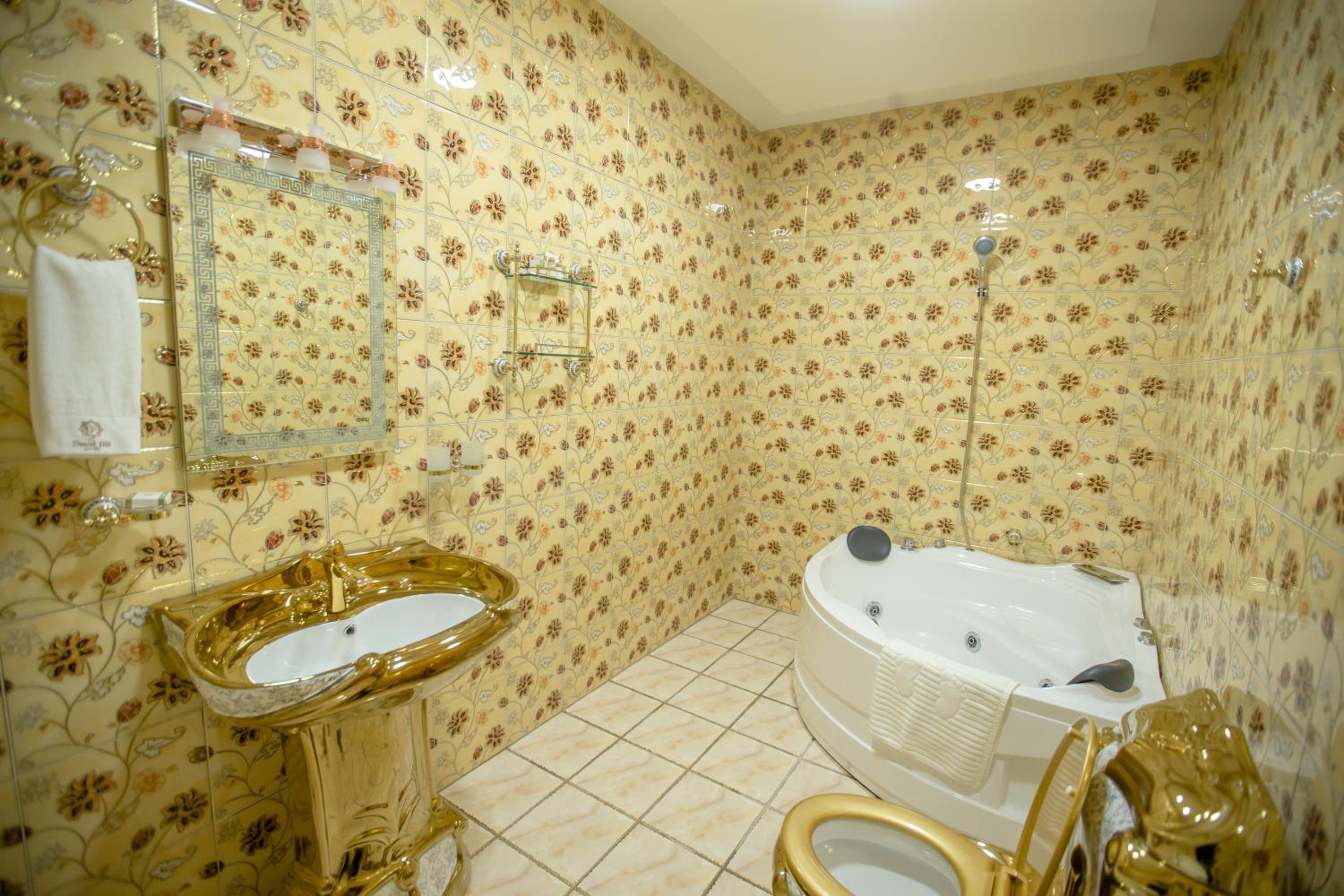 Two-Bedroom Apartment - Photo 5