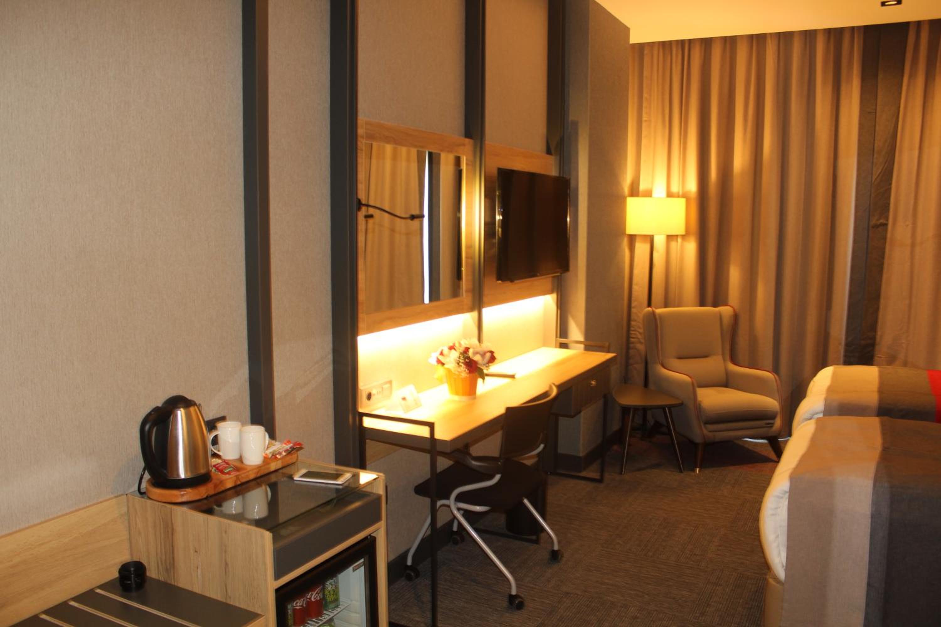 Deluxe Twin Room  - Non-Smoking photo 2