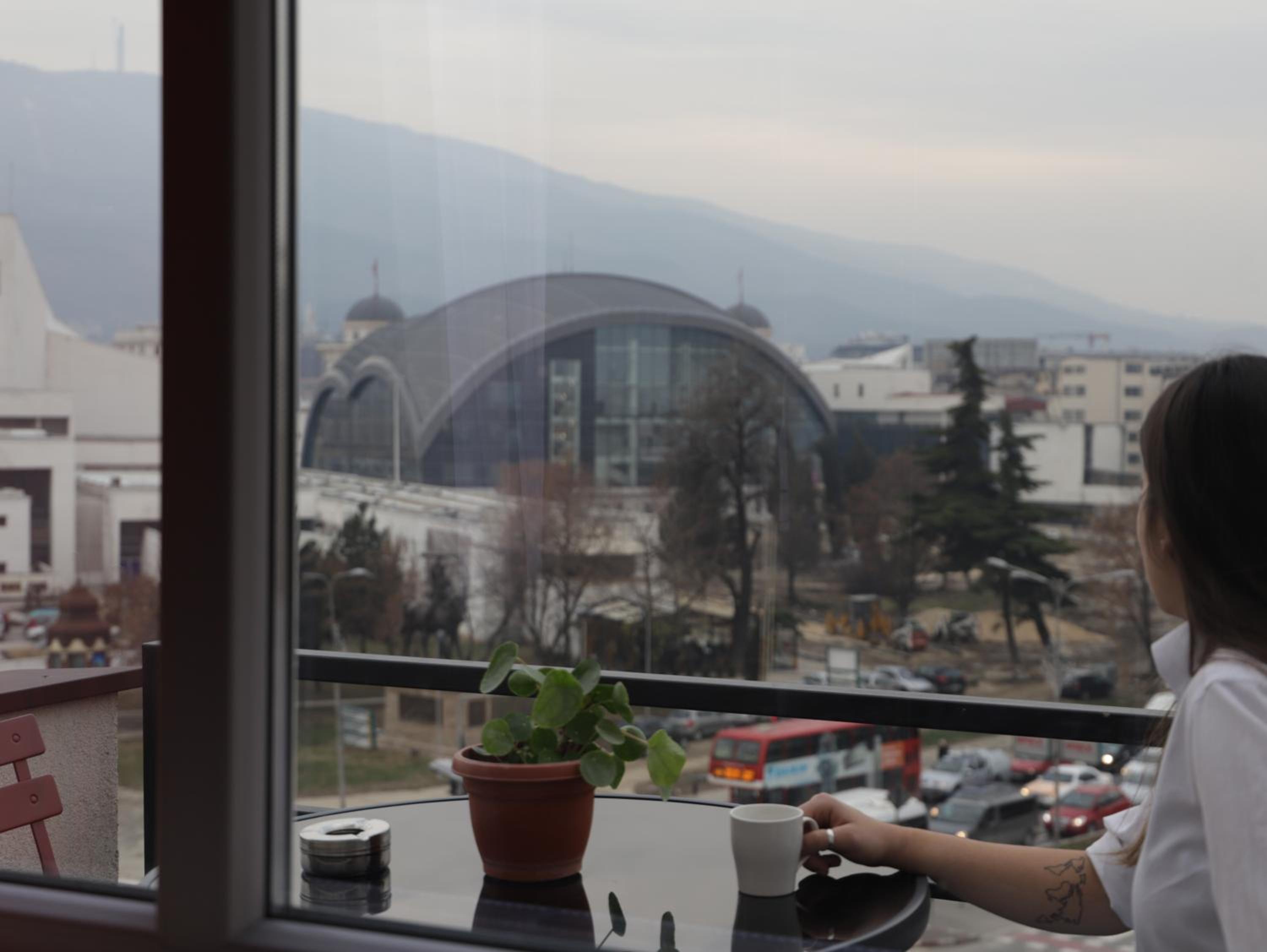 Double Room with Balcony and City View - Photo 8
