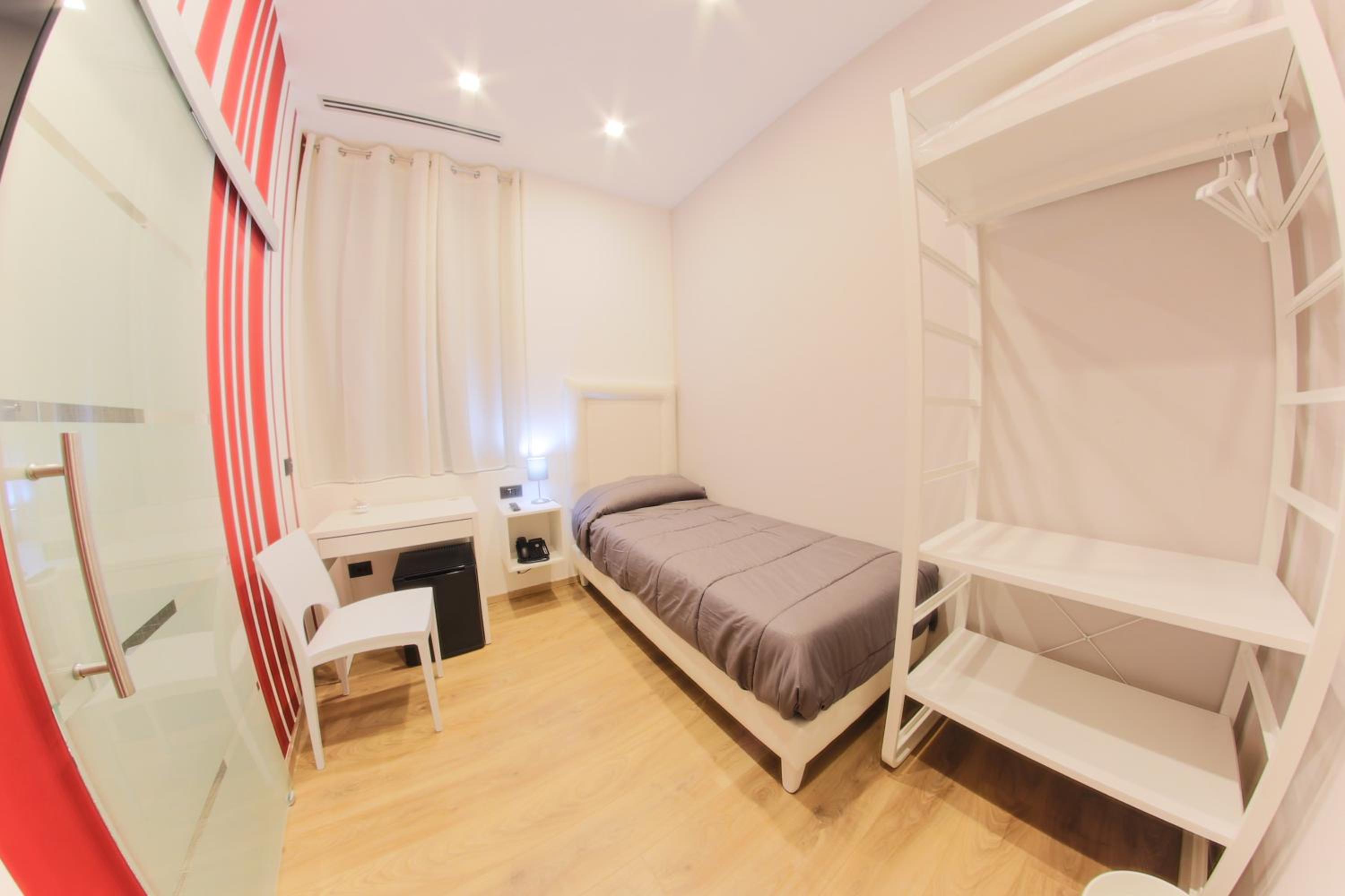 Single Room photo 3