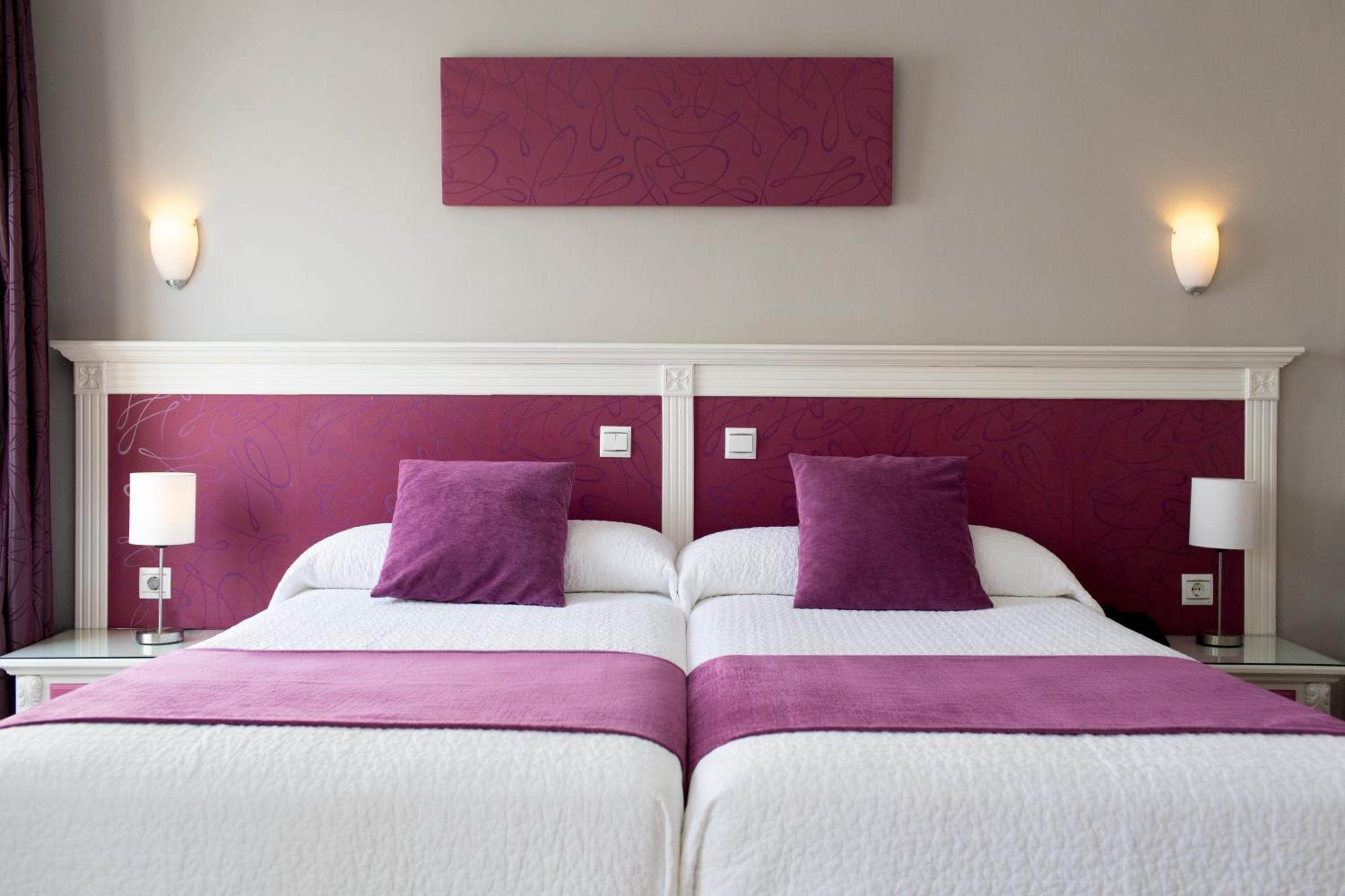 Twin Room - Photo 1