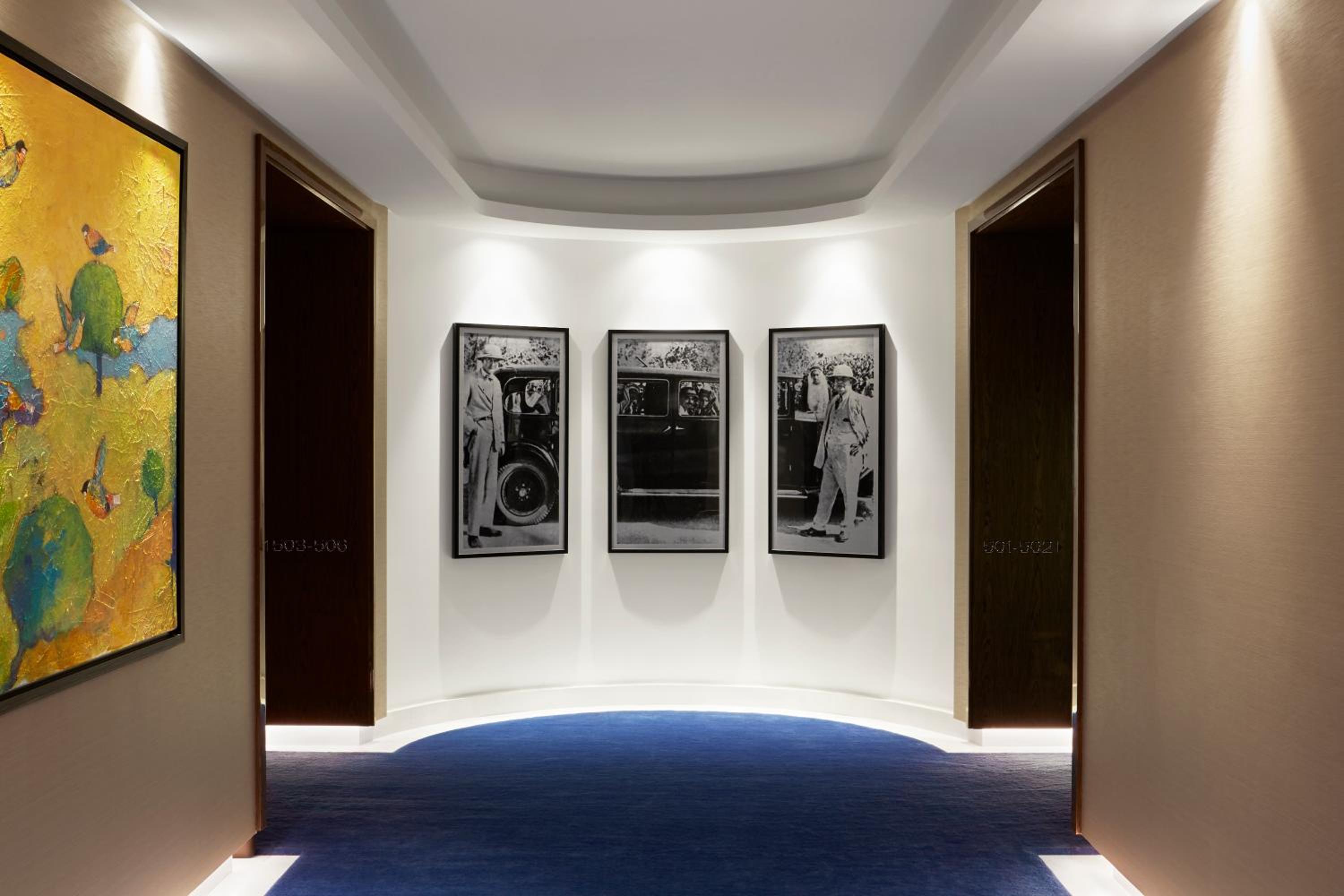 Executive Suite - Photo 4