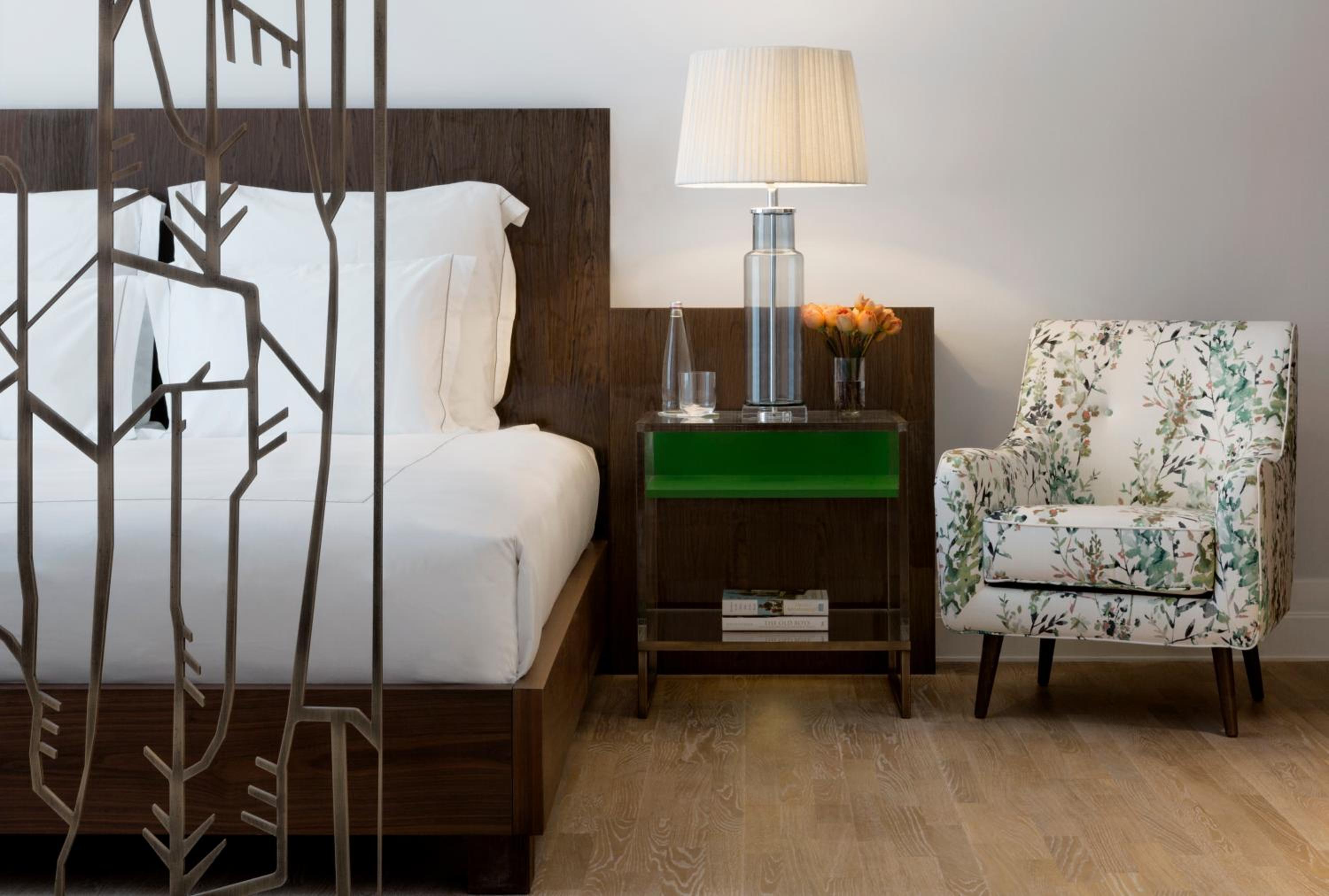 Executive Suite - Photo 6