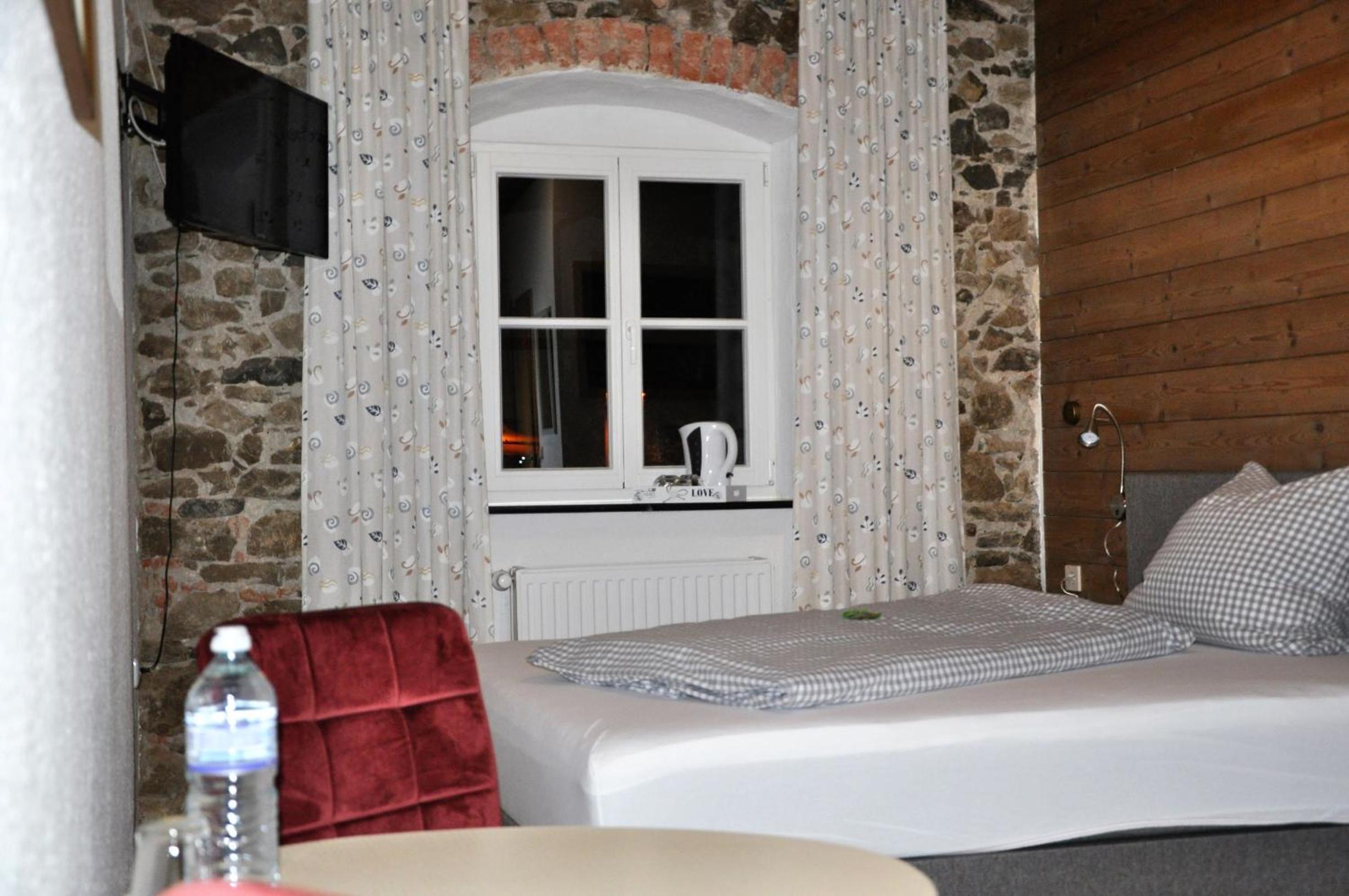 Single Room with Private Bathroom photo 1