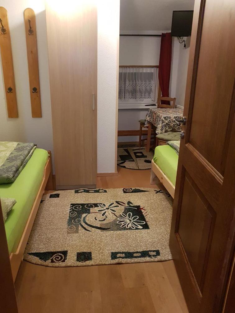 Small Twin Room photo 1