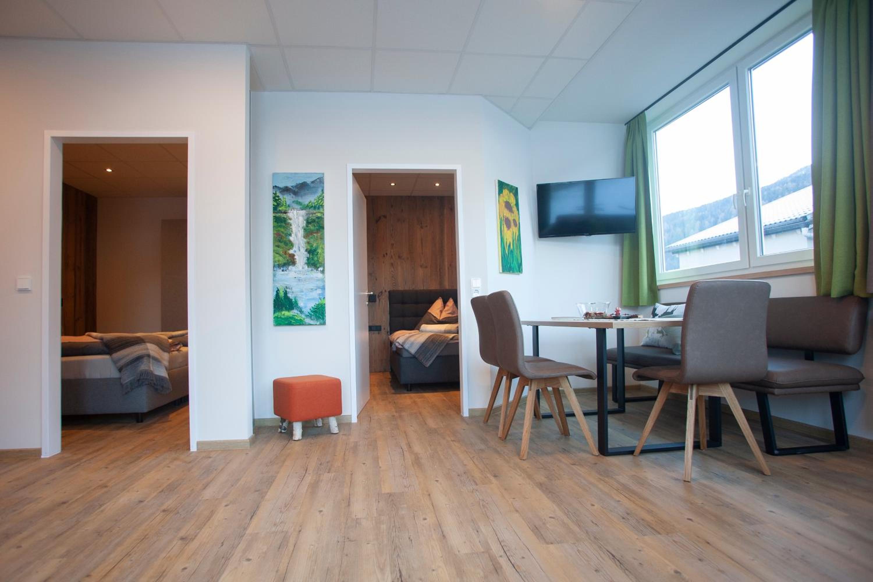 One-Bedroom Apartment - Photo 1