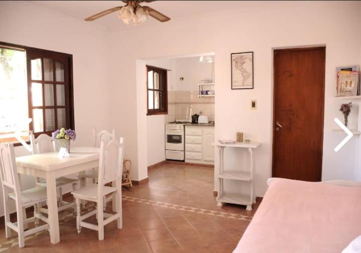 One-Bedroom House photo 2