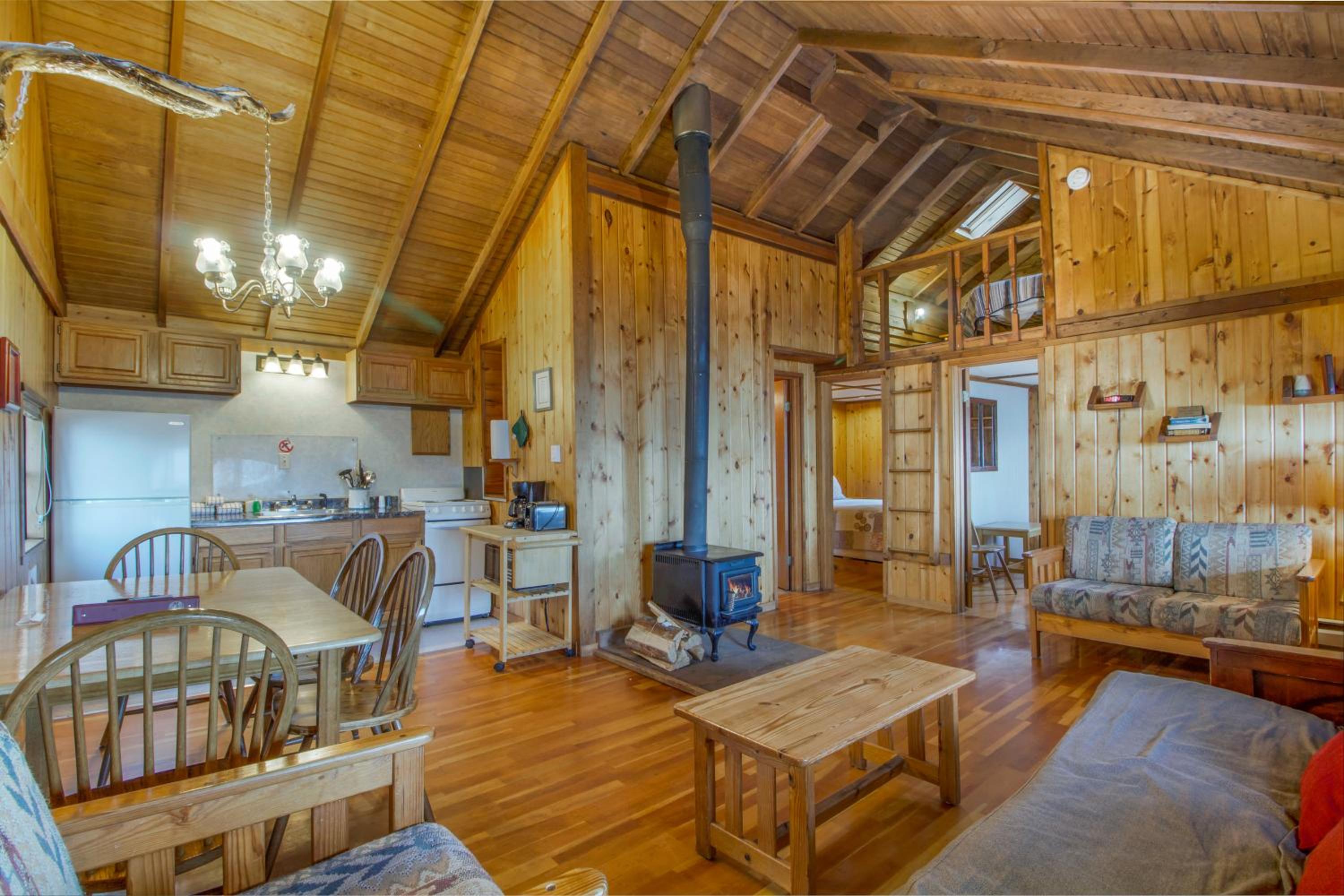 Superior Bungalow photo 1