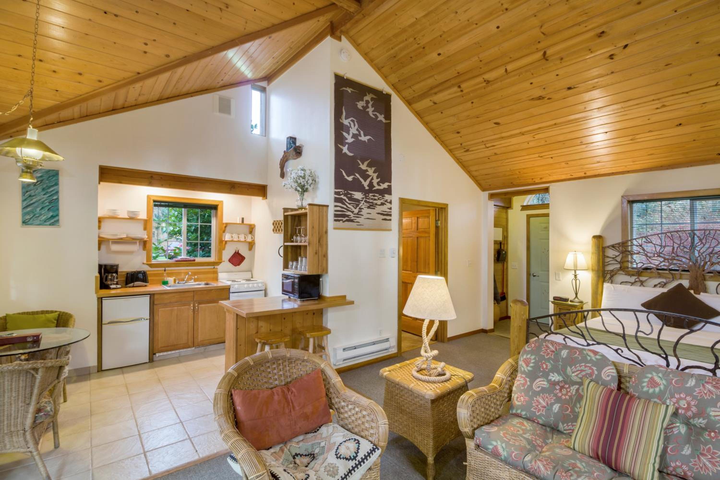 Deluxe Bungalow with Garden View (No pets) photo 1