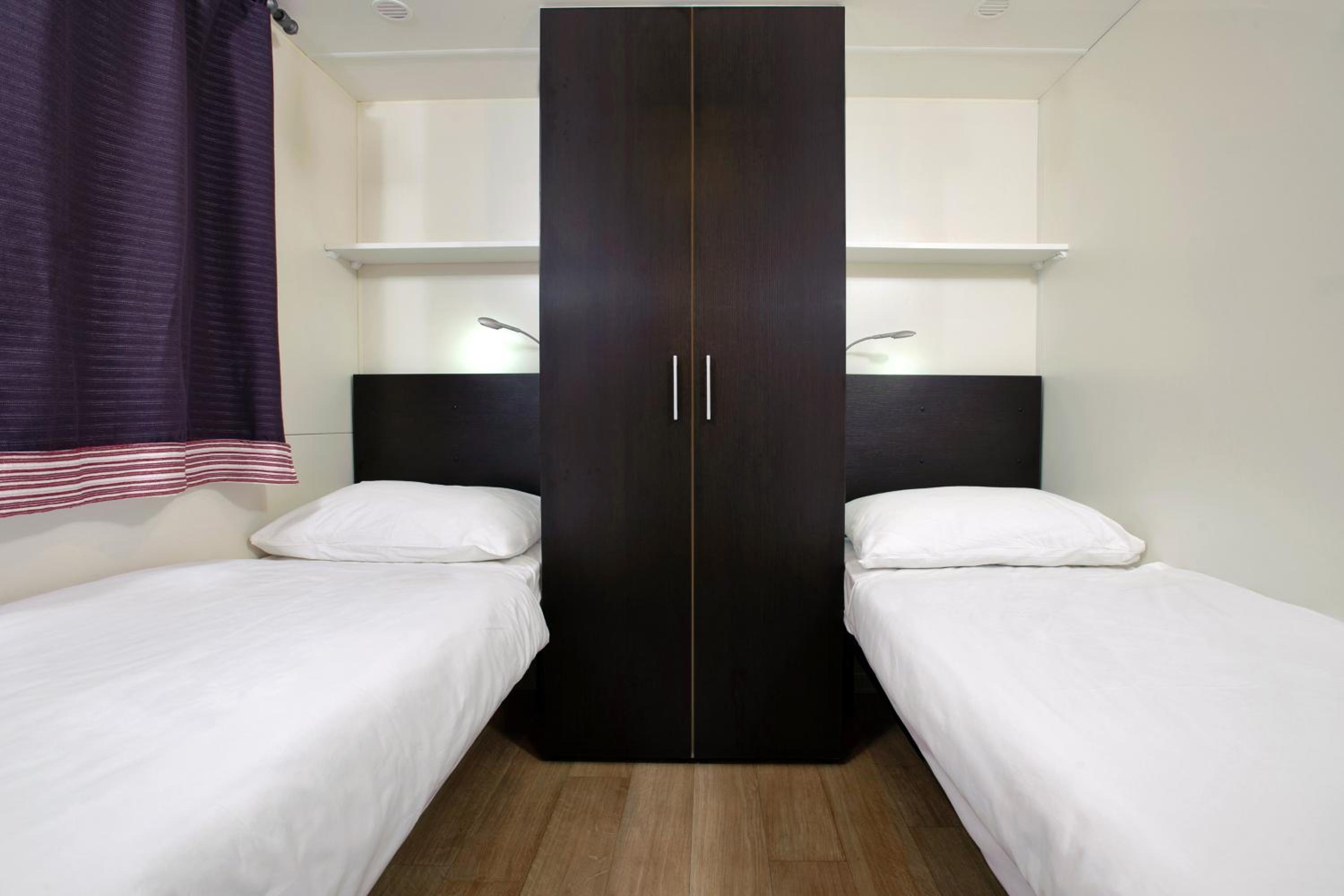 Standard Two-Bedroom Mobile Home with Terrace photo 3
