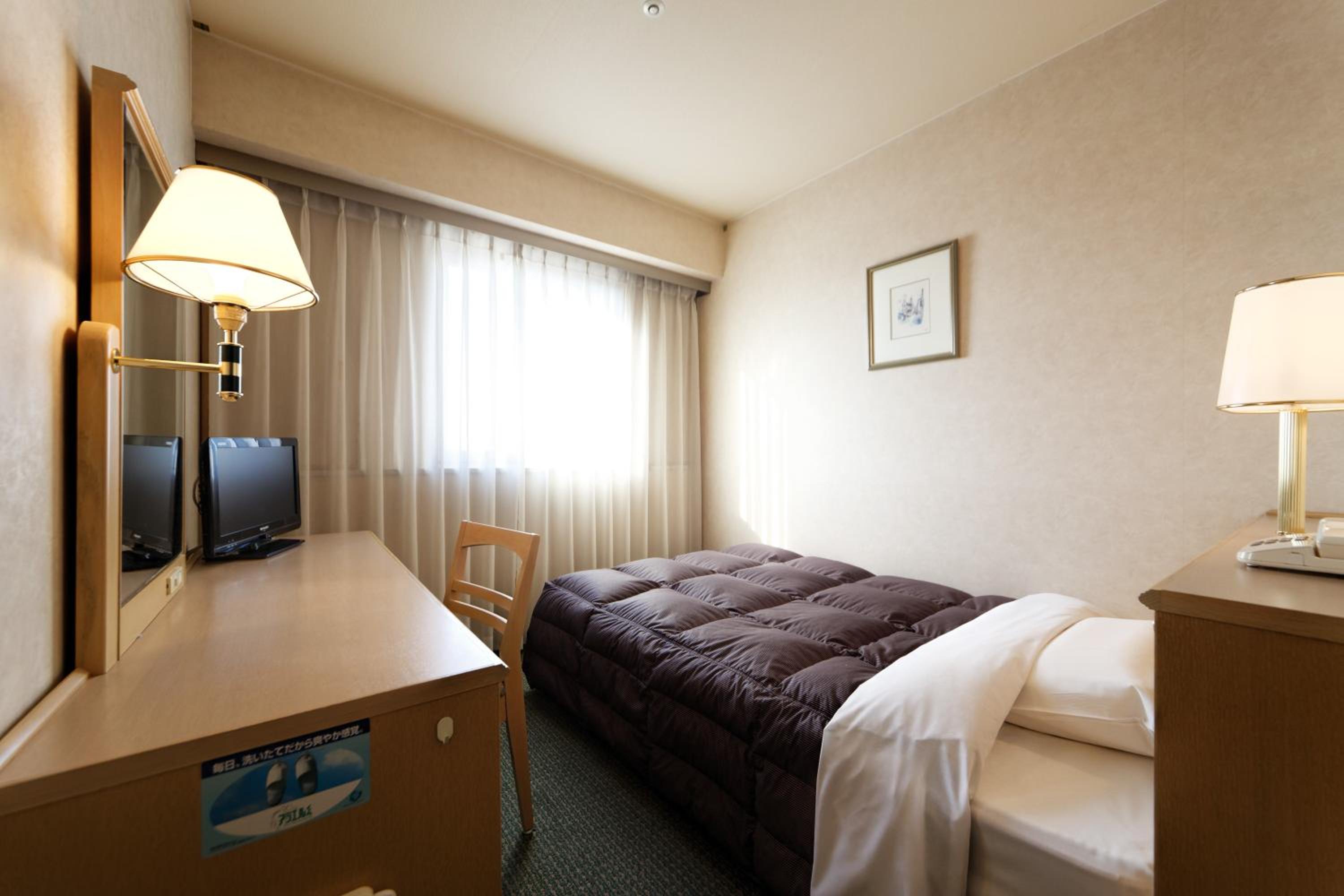 Single Room - Non-Smoking - Photo 7
