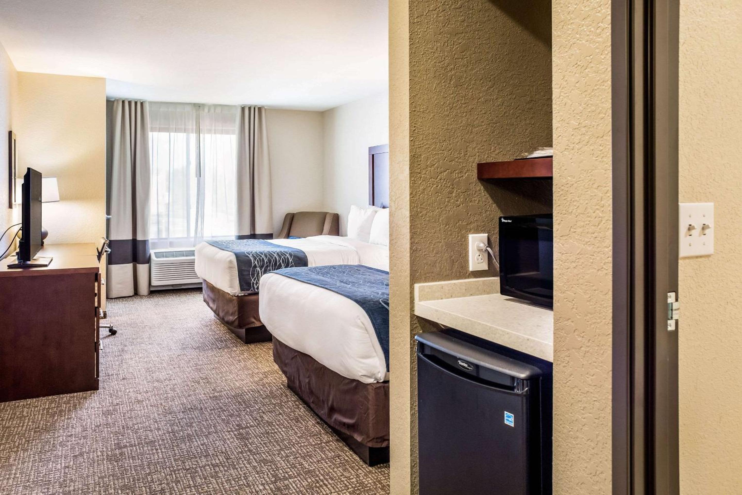 Queen Room with Two Queen Beds - Accessible/Non-Smoking  photo 1
