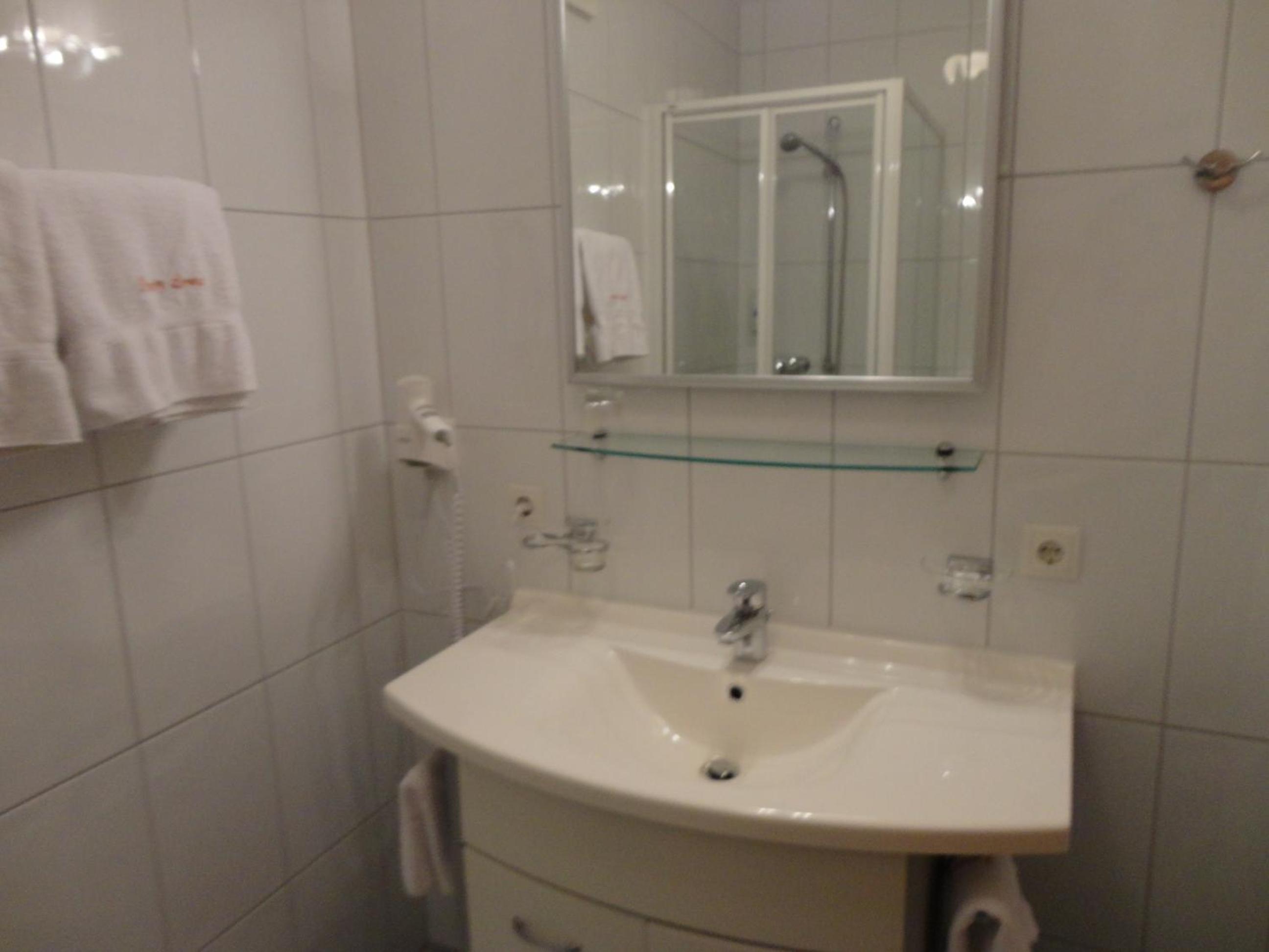 Deluxe Double Room with balcony and Garden View - Photo 5