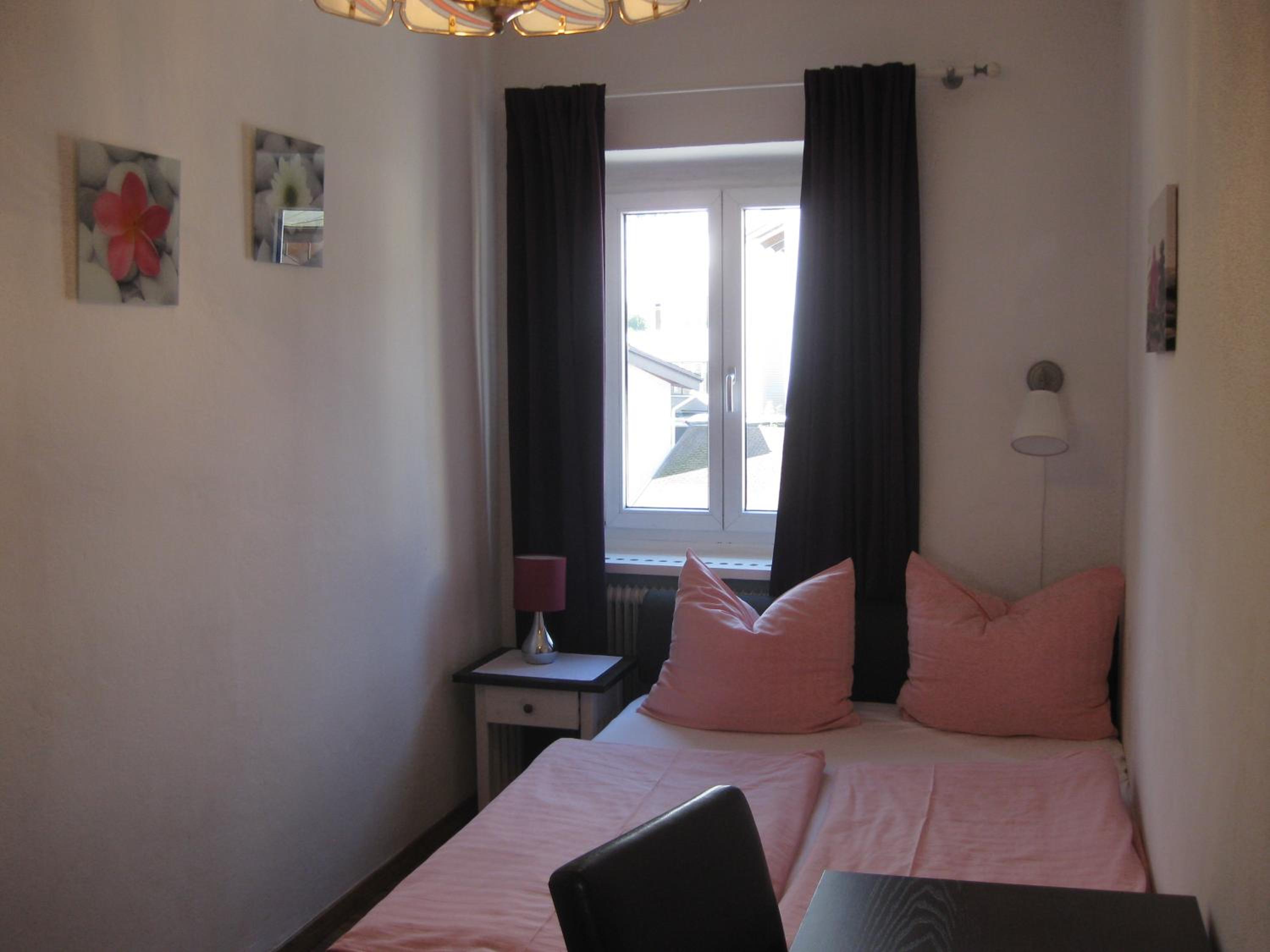 Quadruple Room - Photo 11