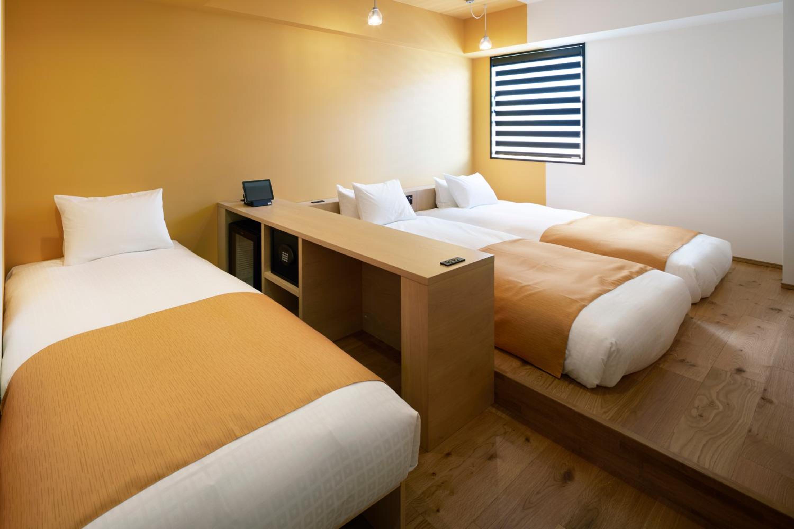 Deluxe Twin Room- Non-Smoking photo 3