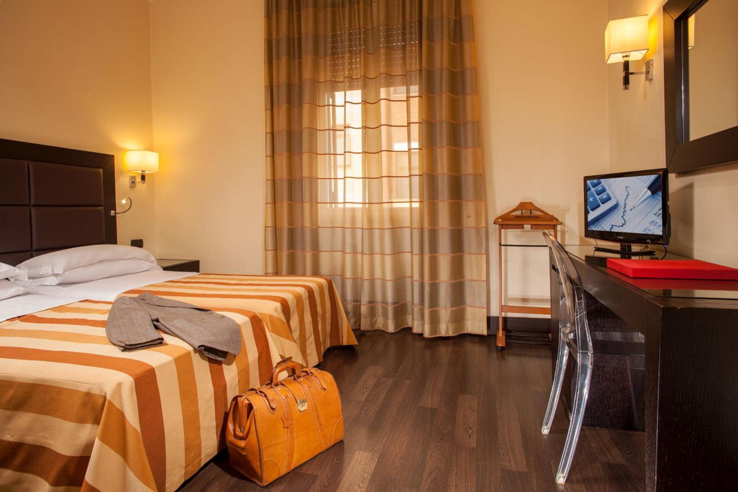 Superior Double or Twin Room photo 3