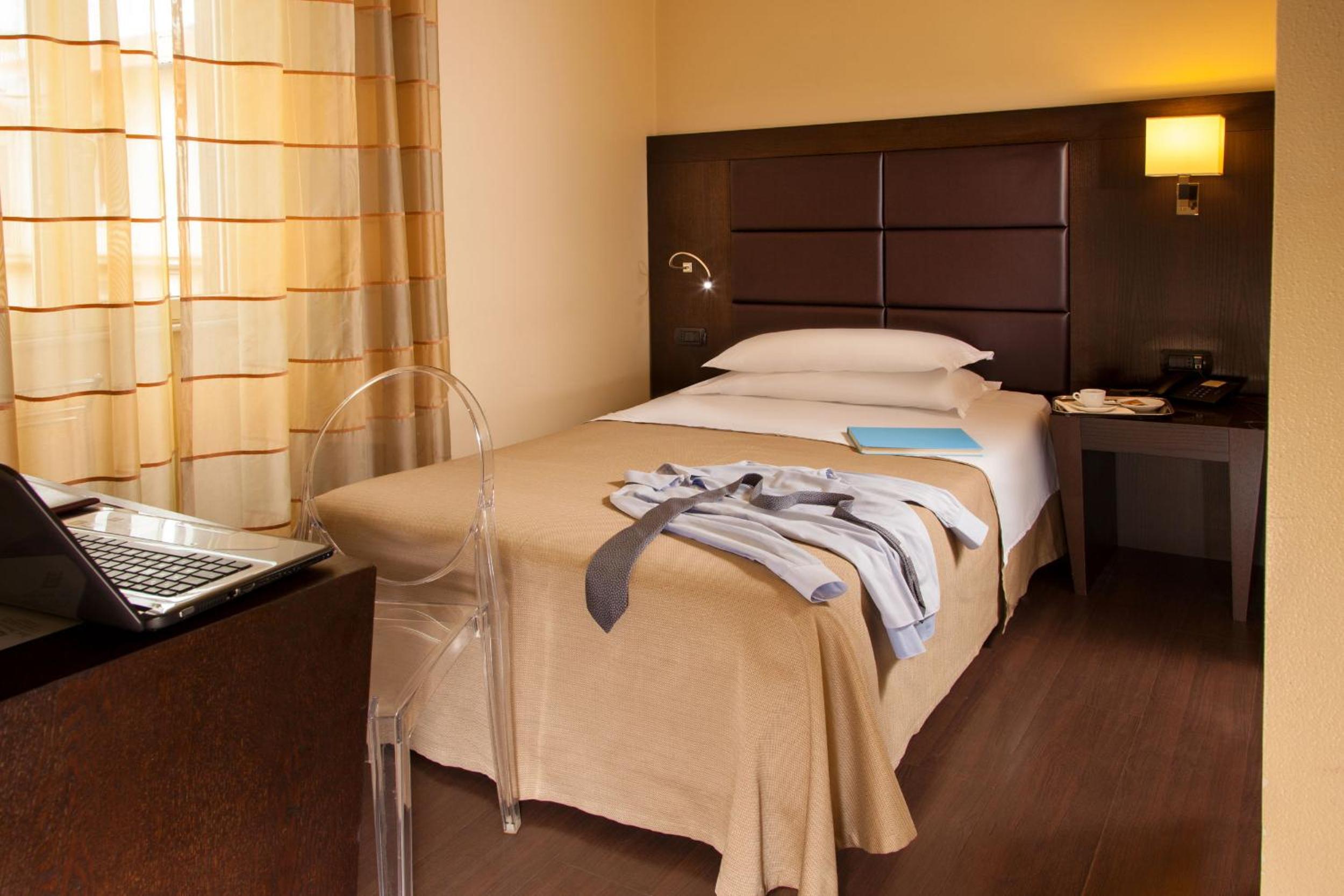 Single Room photo 2