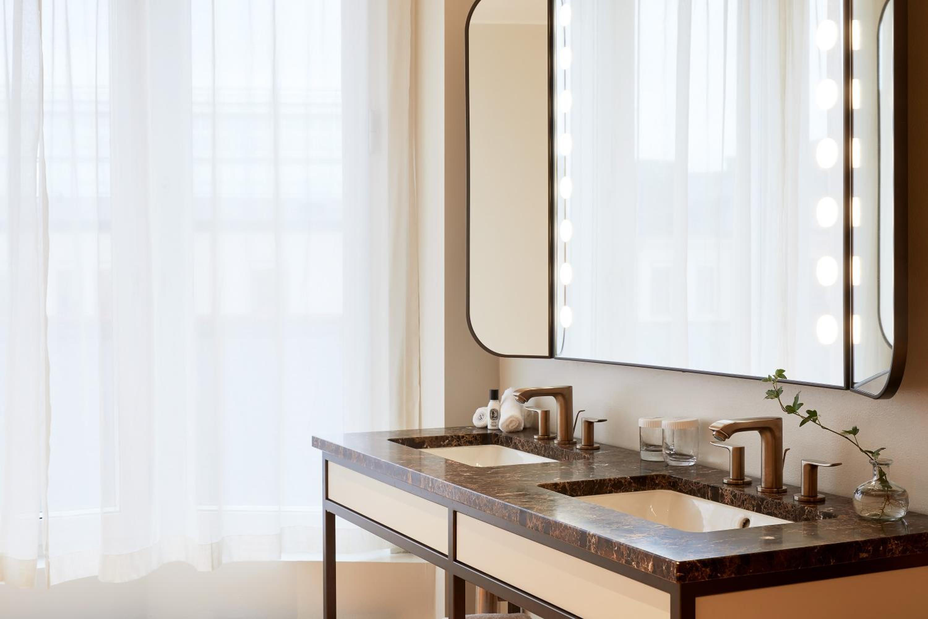 Elegant Exceptional photo 3