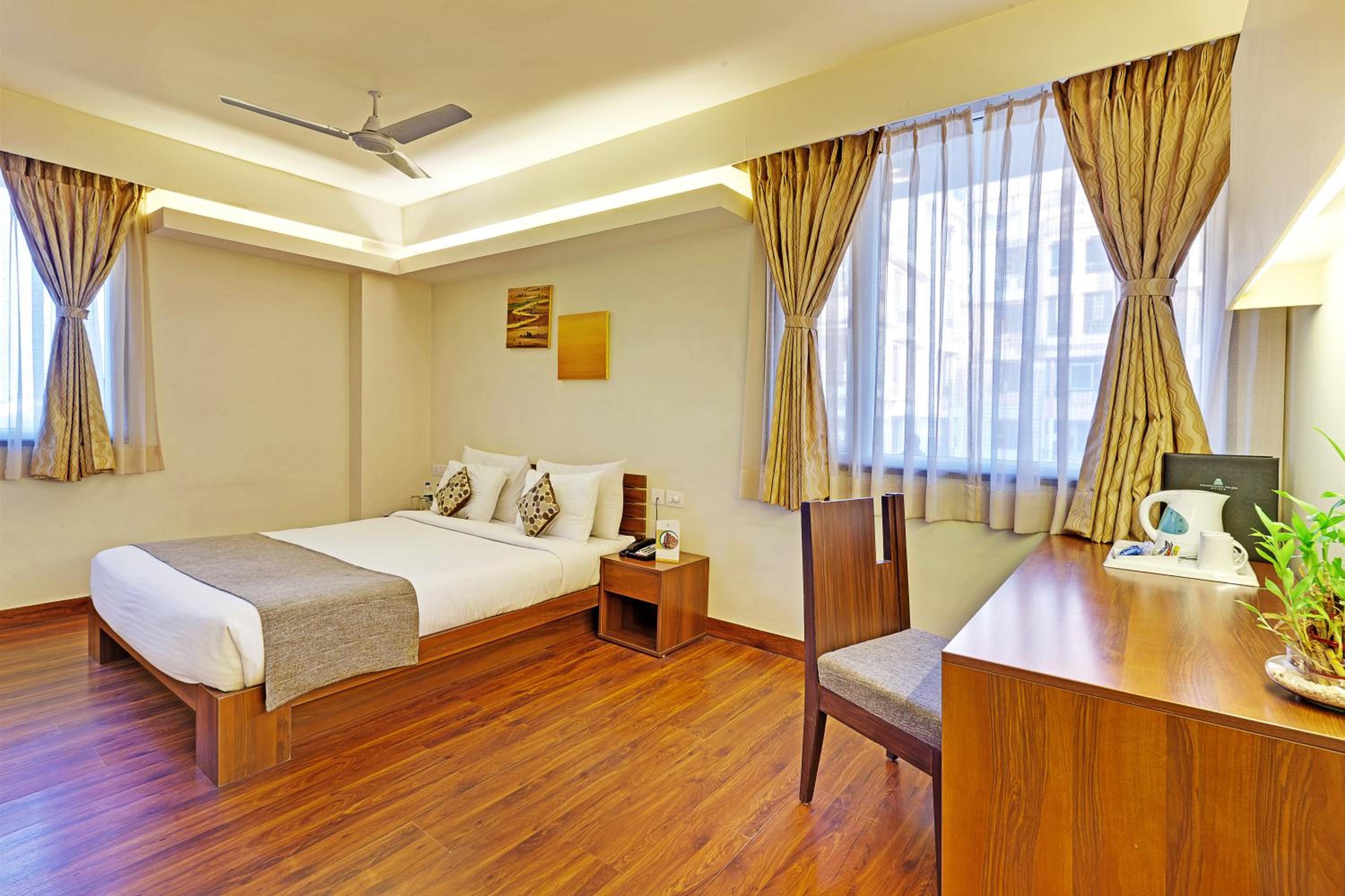 Deluxe Room - Photo 2