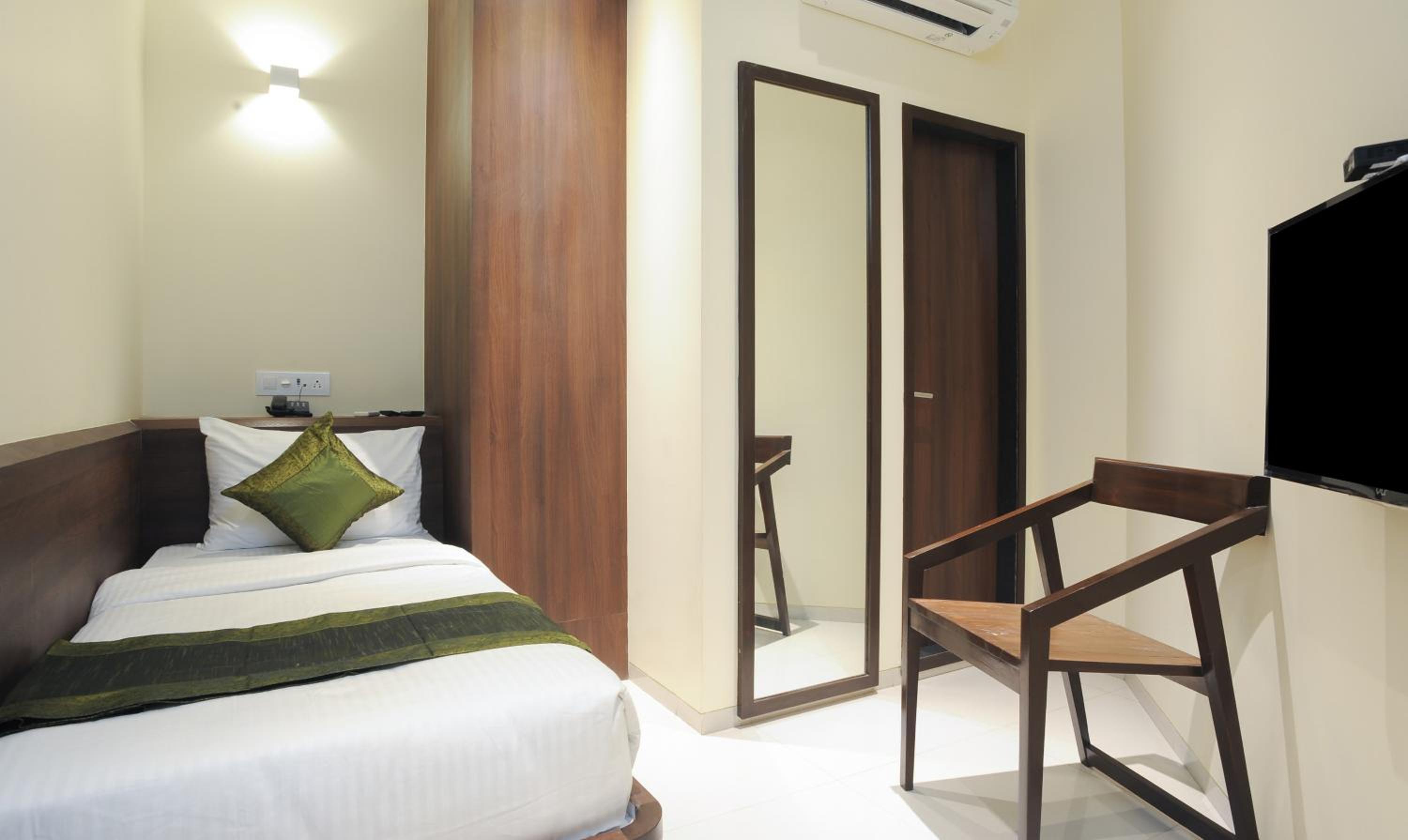 Economy Room photo 1