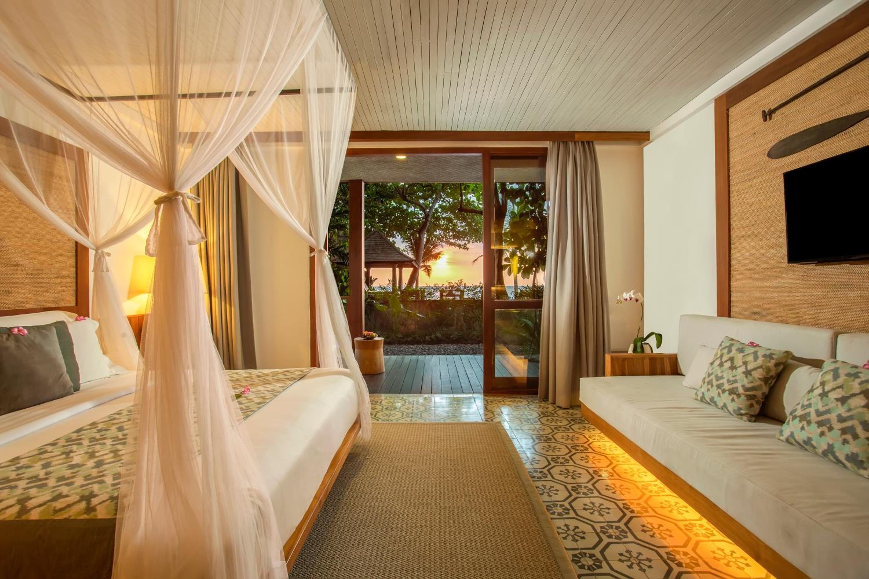 Santai Beach Front Suite