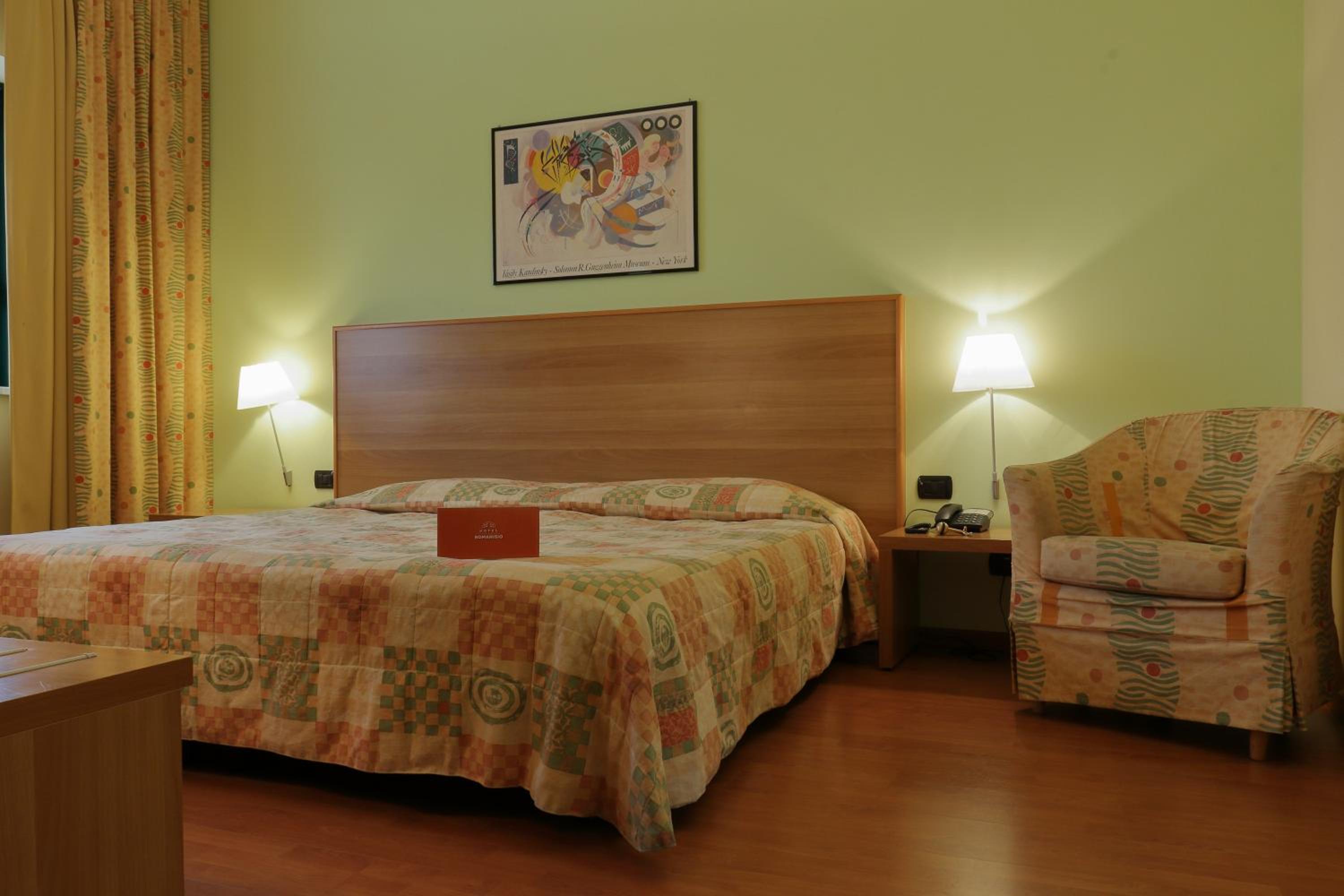 Standard Double or Twin Room - Photo 2
