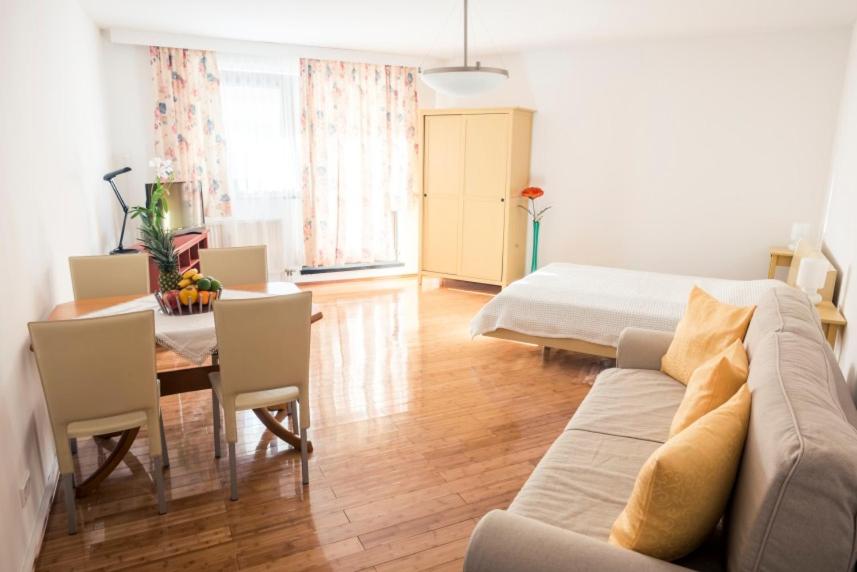 Apartment with Balcony photo 1