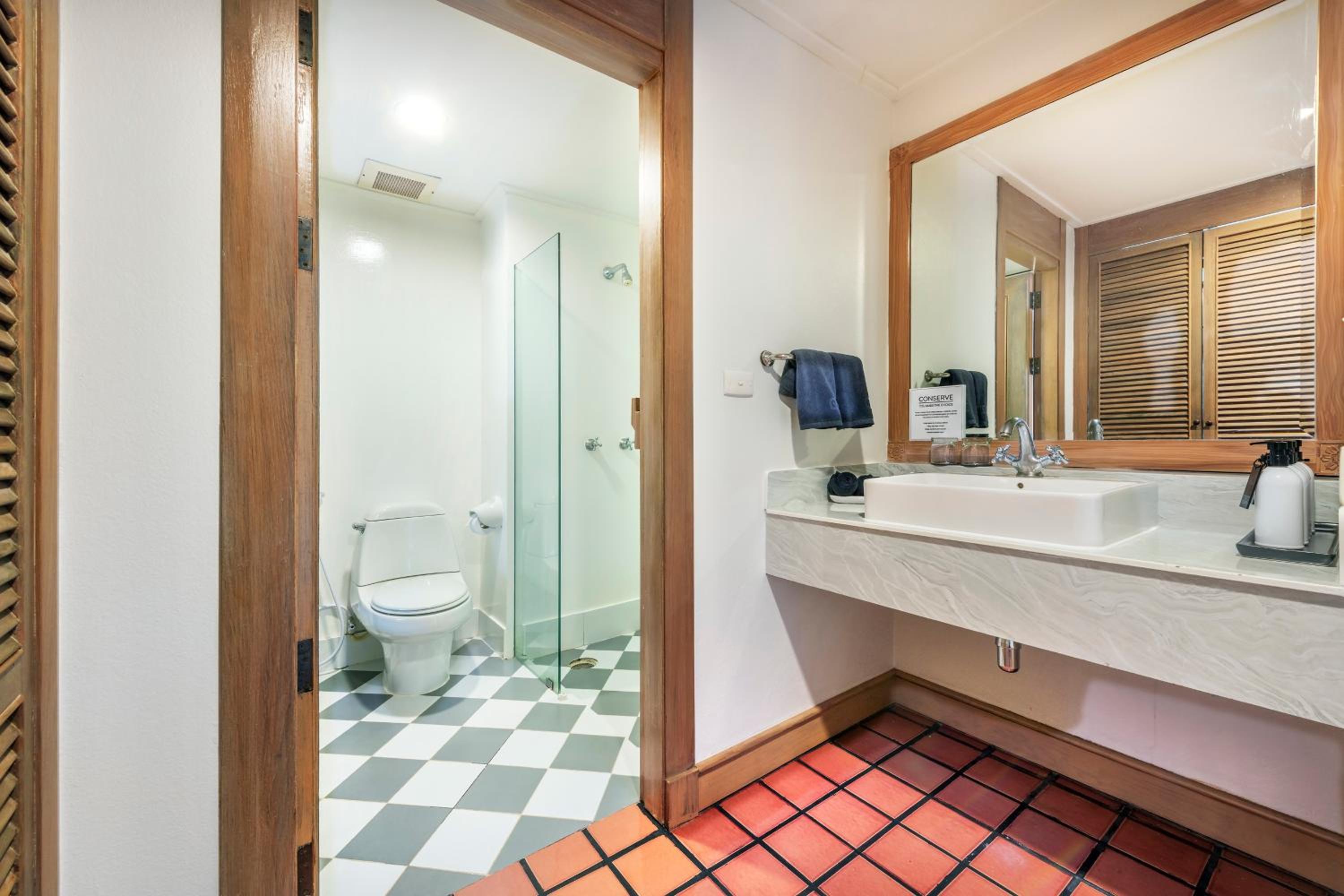 Deluxe Double or Twin Room - Photo 8
